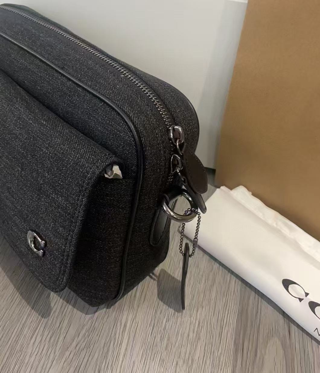 Coach Coach 5月新品 CAK24 charter大号24Charter系列 利落的线条简洁方正的轮廓