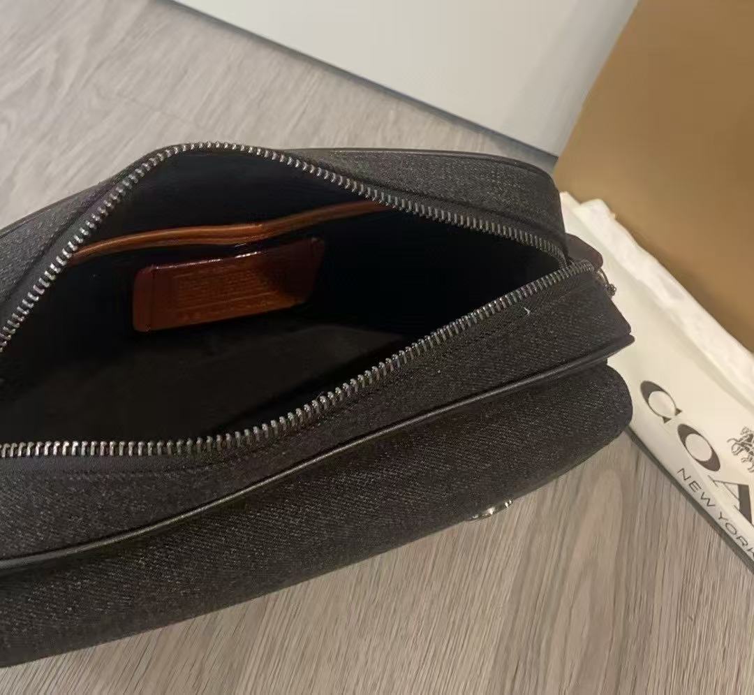 Coach Coach 5月新品 CAK24 charter大号24Charter系列 利落的线条简洁方正的轮廓