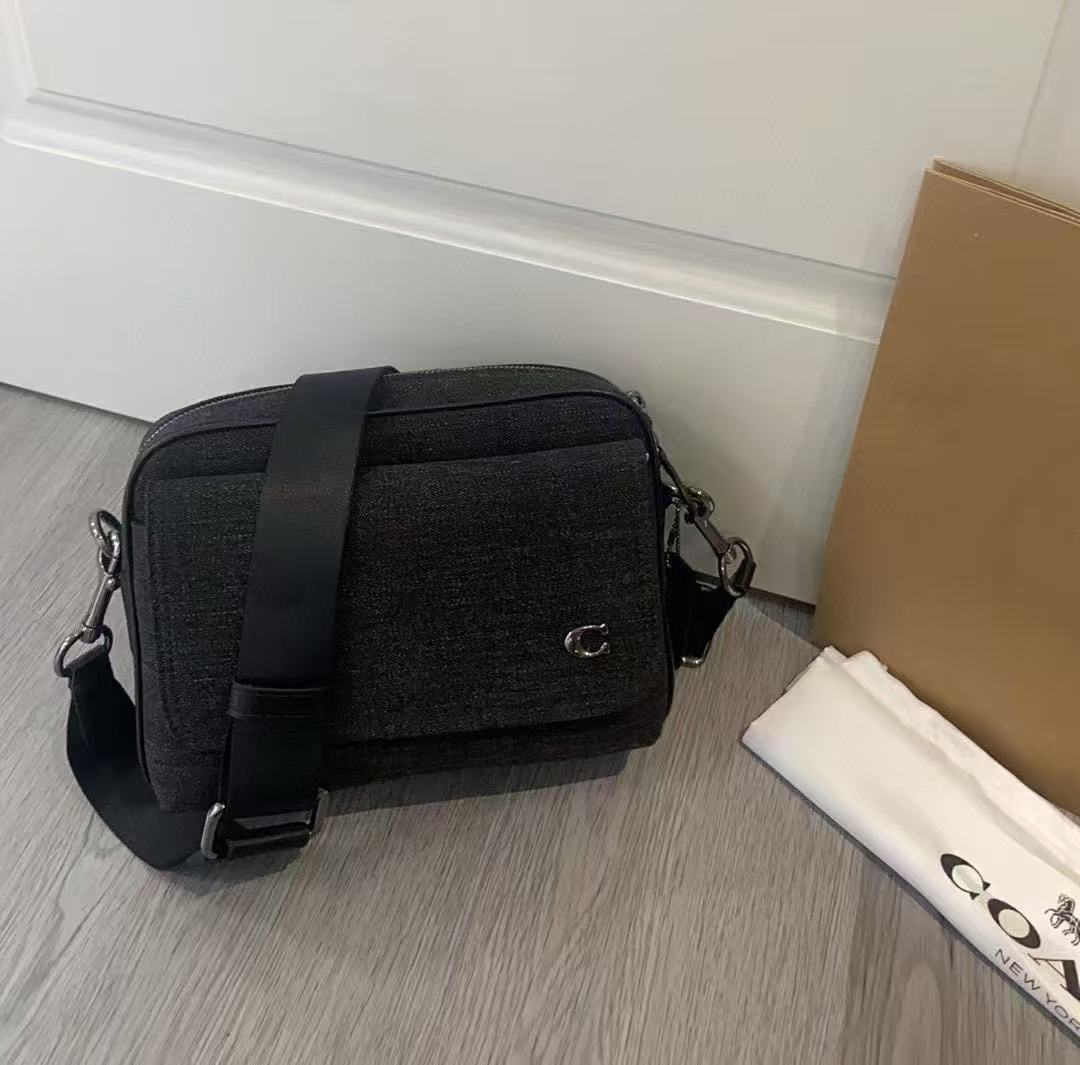 Coach Coach 5月新品 CAK24 charter大号24Charter系列 利落的线条简洁方正的轮廓