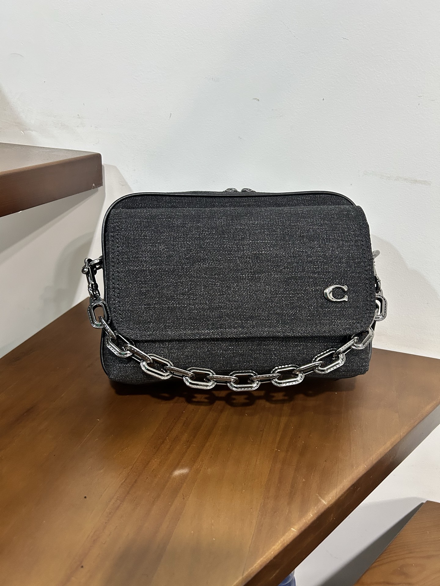 Coach 4月新款CCAK24 人造革配牛皮革 内置搭扣袋 拉链开合