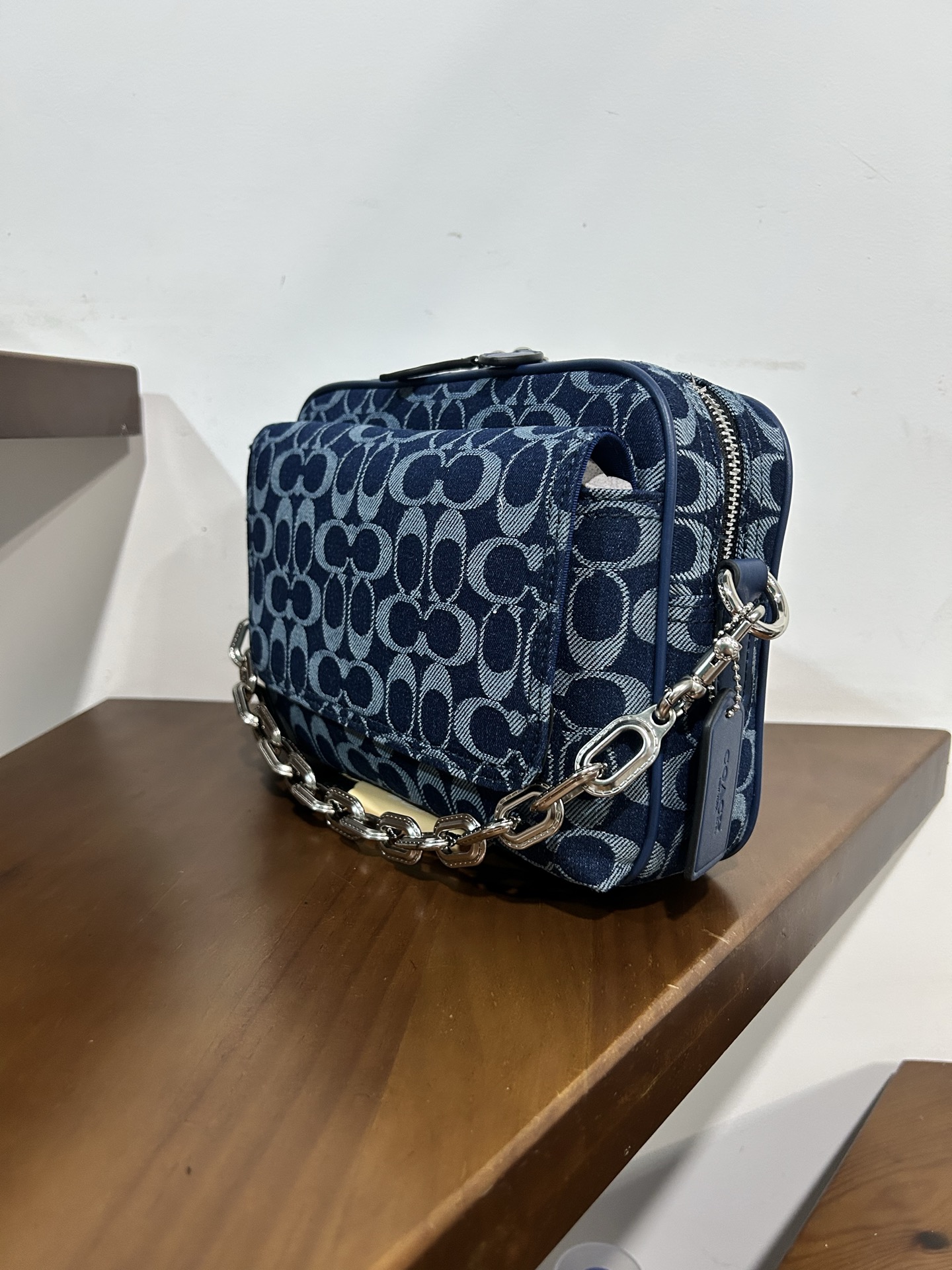 Coach 4月新款CCAK27 人造革配牛皮革 内置搭扣袋 拉链开合