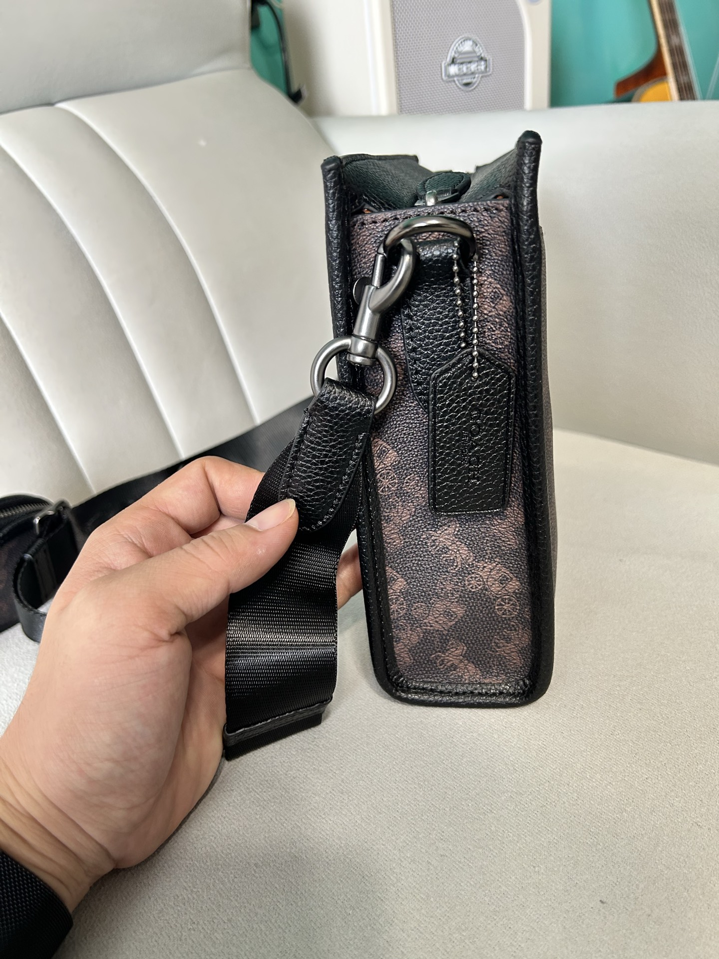 Coach CC087 Hitch 男士2+1 斜挎手拿包 多功能款 配备手腕带可当手挽包 长肩带可单肩斜挎