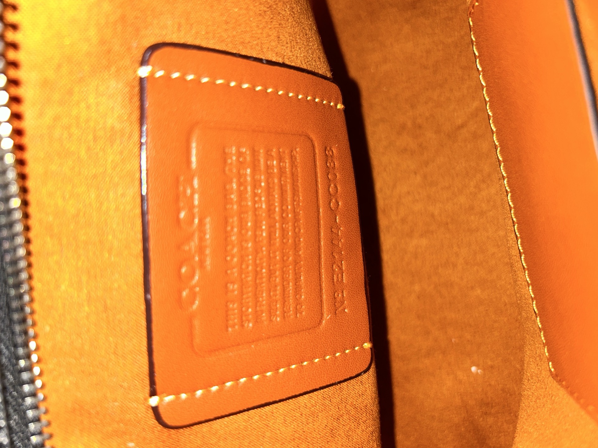 Coach CC088 Hitch 男士2+1 斜挎手拿包 多功能款 配备手腕带可当手挽包 长肩带可单肩斜挎
