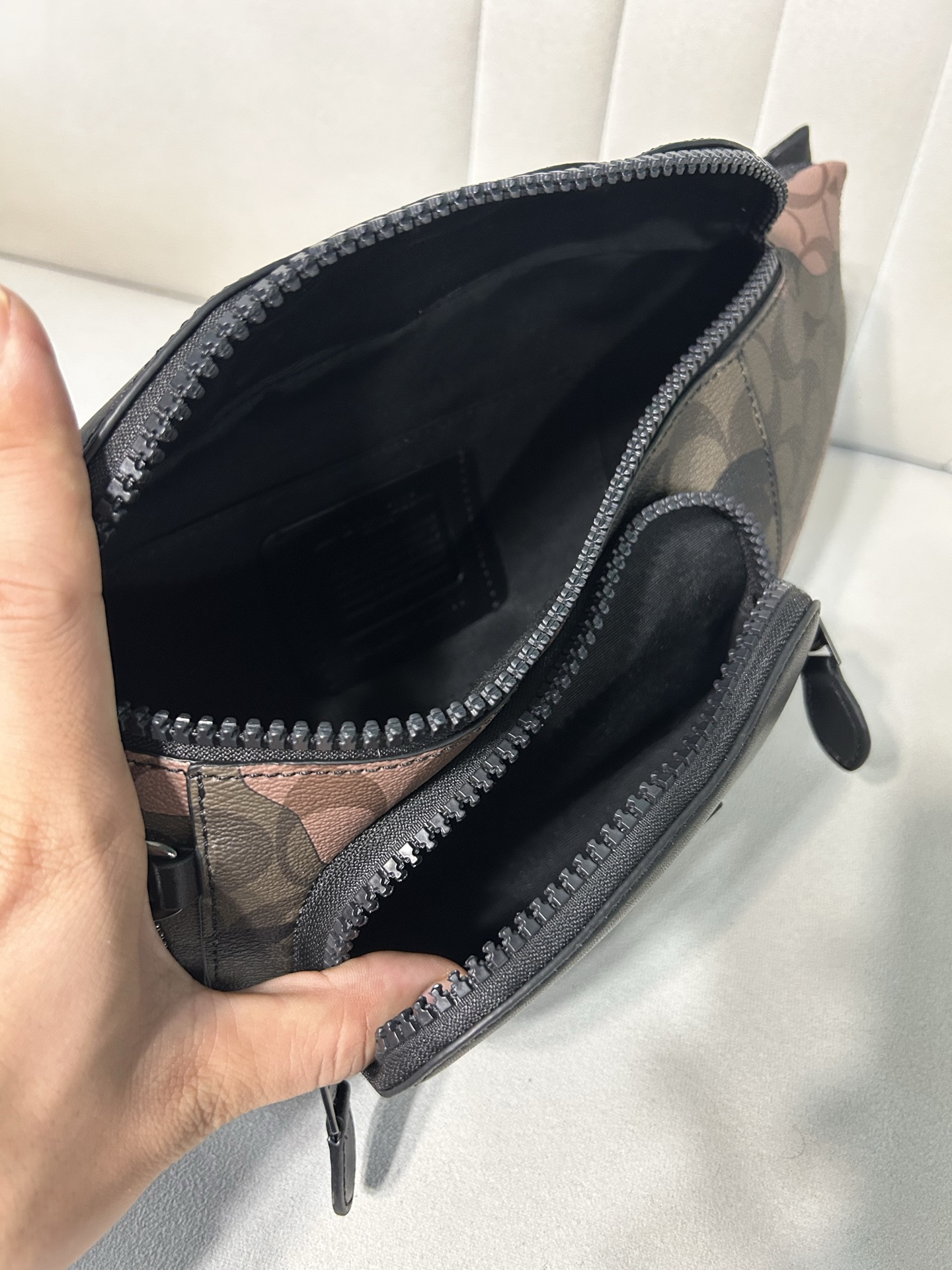 Coach CM184 标志TRACK 胸包腰包 PVC老花料配进口头层牛皮 客供五金 内置多功能袋