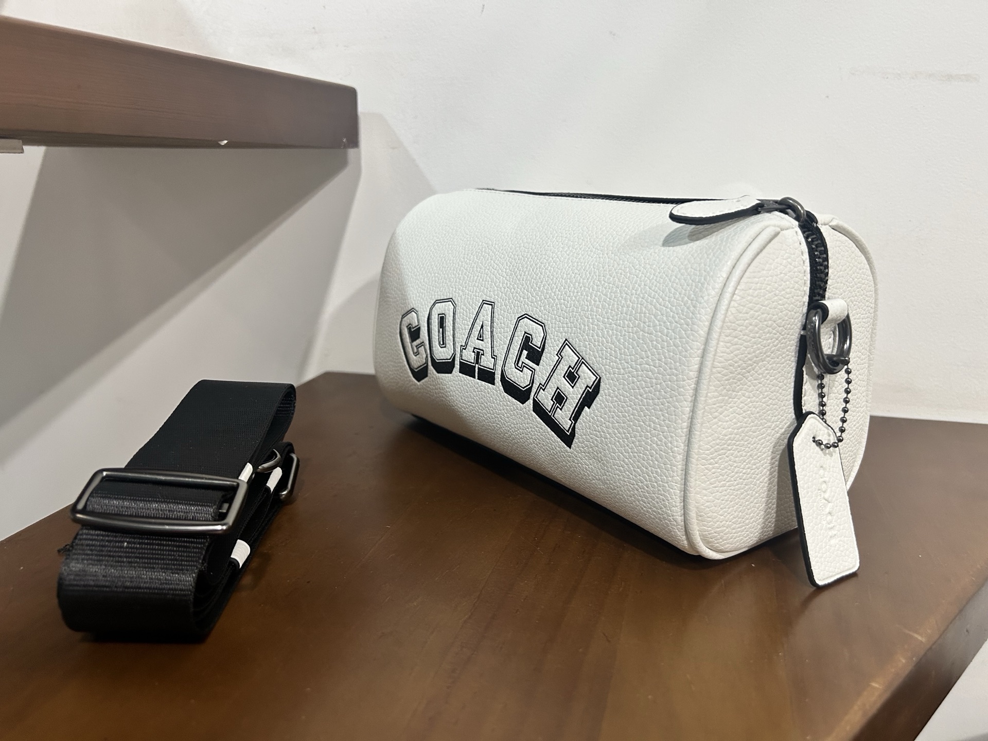Coach coach新款CAJ41 荔枝纹24号行李包～lv24号平替枕头包 男女通用款 可做 标志印花帆布涂层配牛皮革