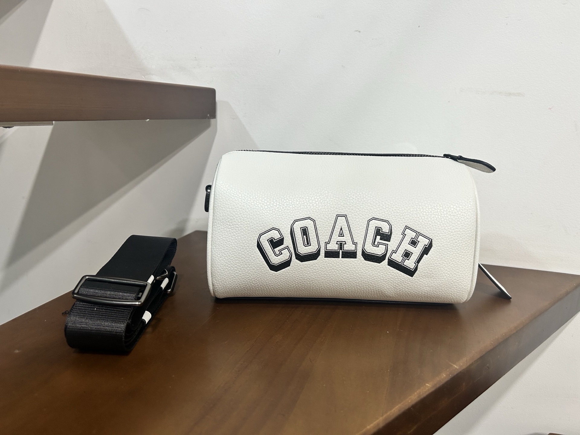 Coach coach新款CAJ41 荔枝纹24号行李包～lv24号平替枕头包 男女通用款 可做 标志印花帆布涂层配牛皮革