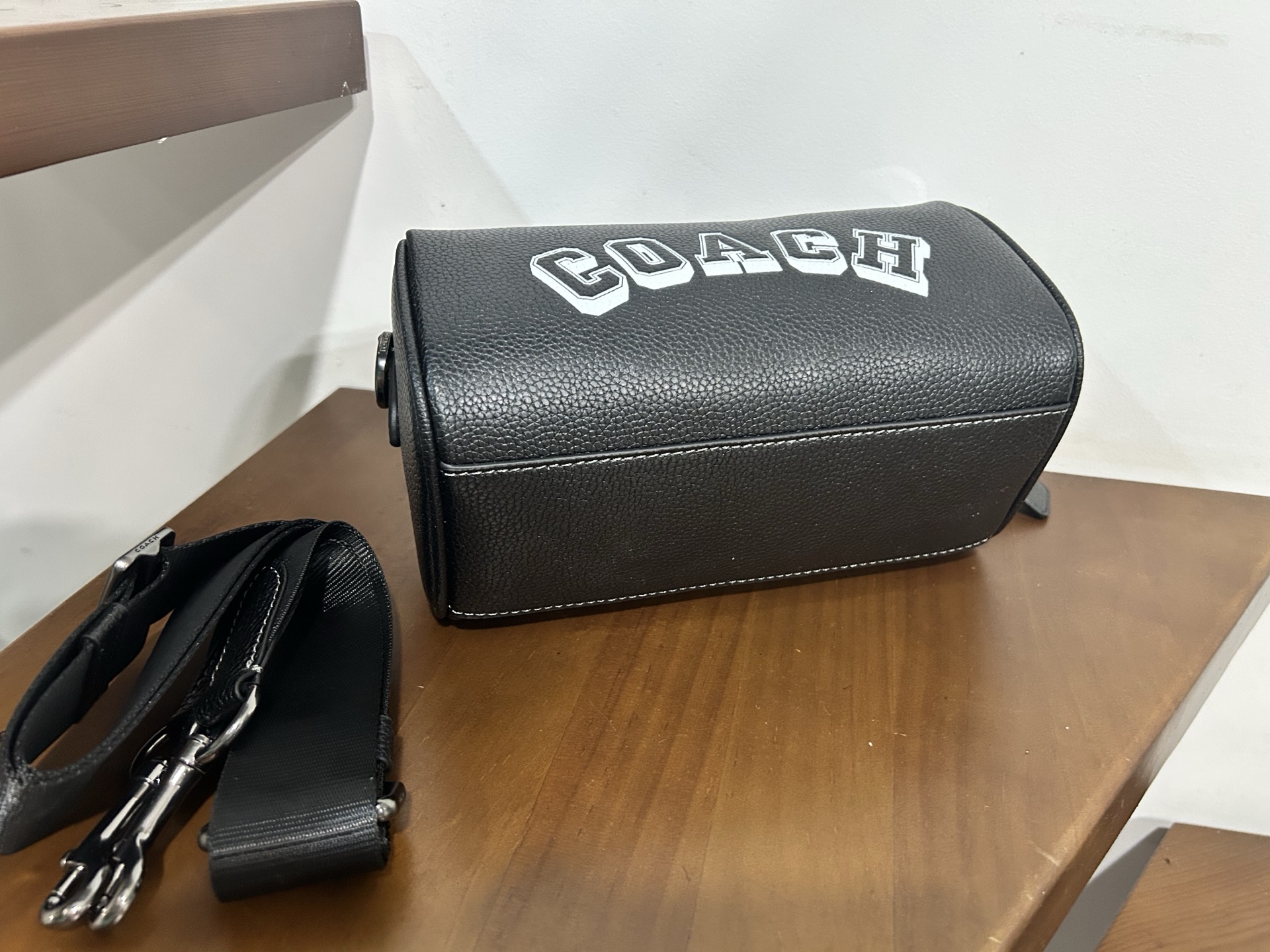 Coach coach新款CAJ41 荔枝纹24号行李包～lv24号平替枕头包 男女通用款 可做 标志印花帆布涂层配牛皮革