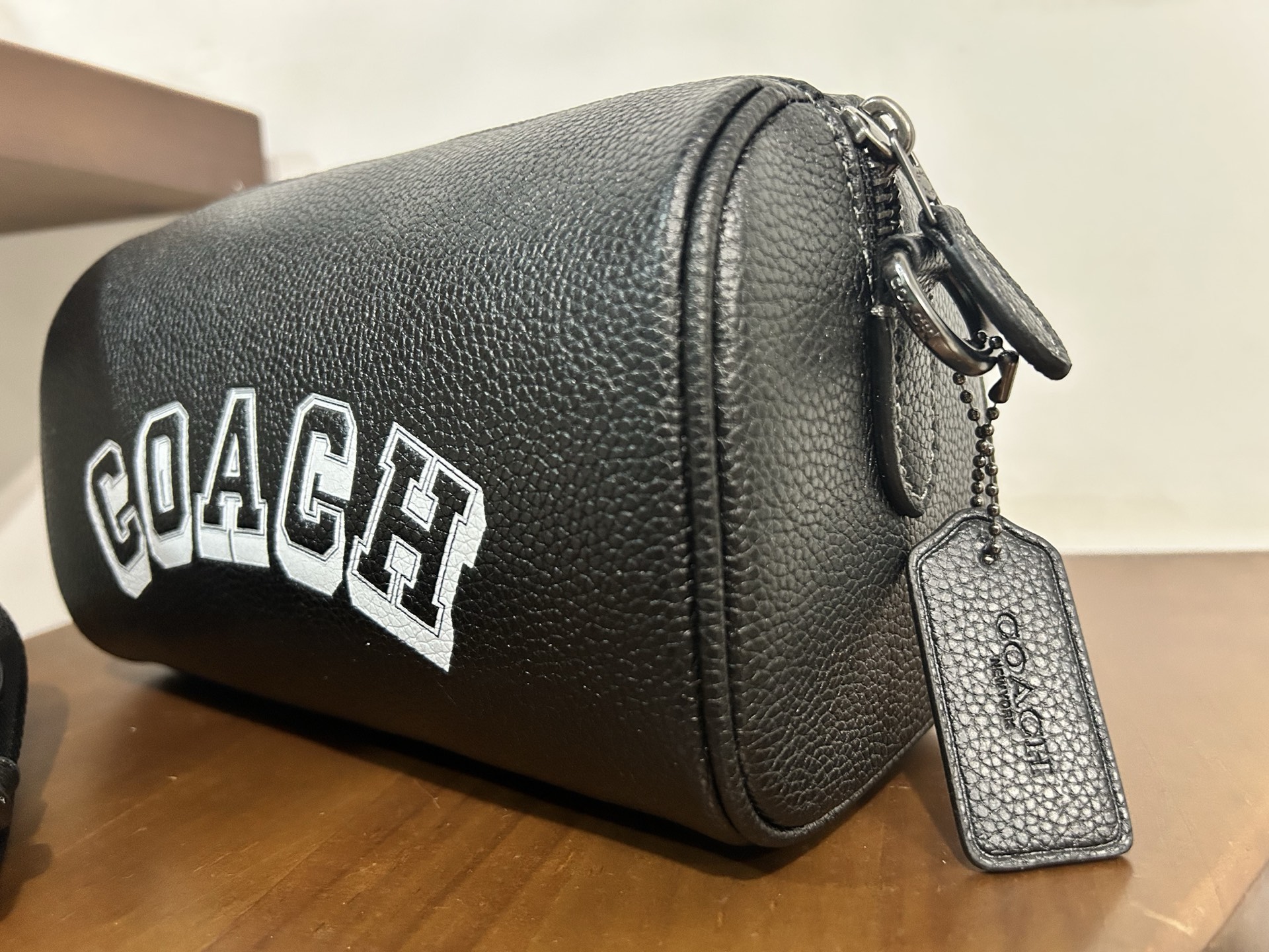 Coach coach新款CAJ41 荔枝纹24号行李包～lv24号平替枕头包 男女通用款 可做 标志印花帆布涂层配牛皮革