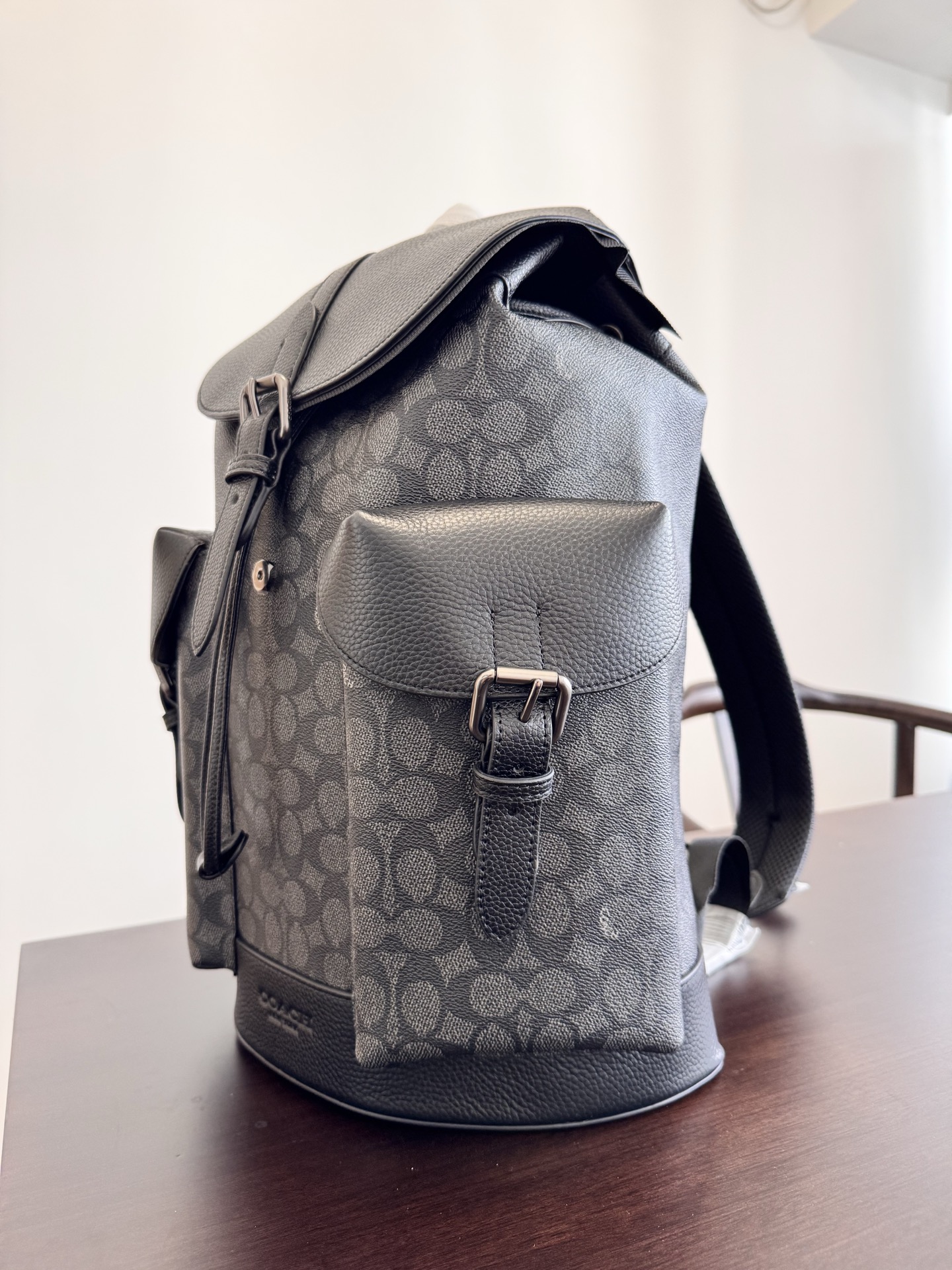 Coach COACH蔻驰男士PVC配皮双肩包 休闲简约潮流 CW211。尺寸31×47×15