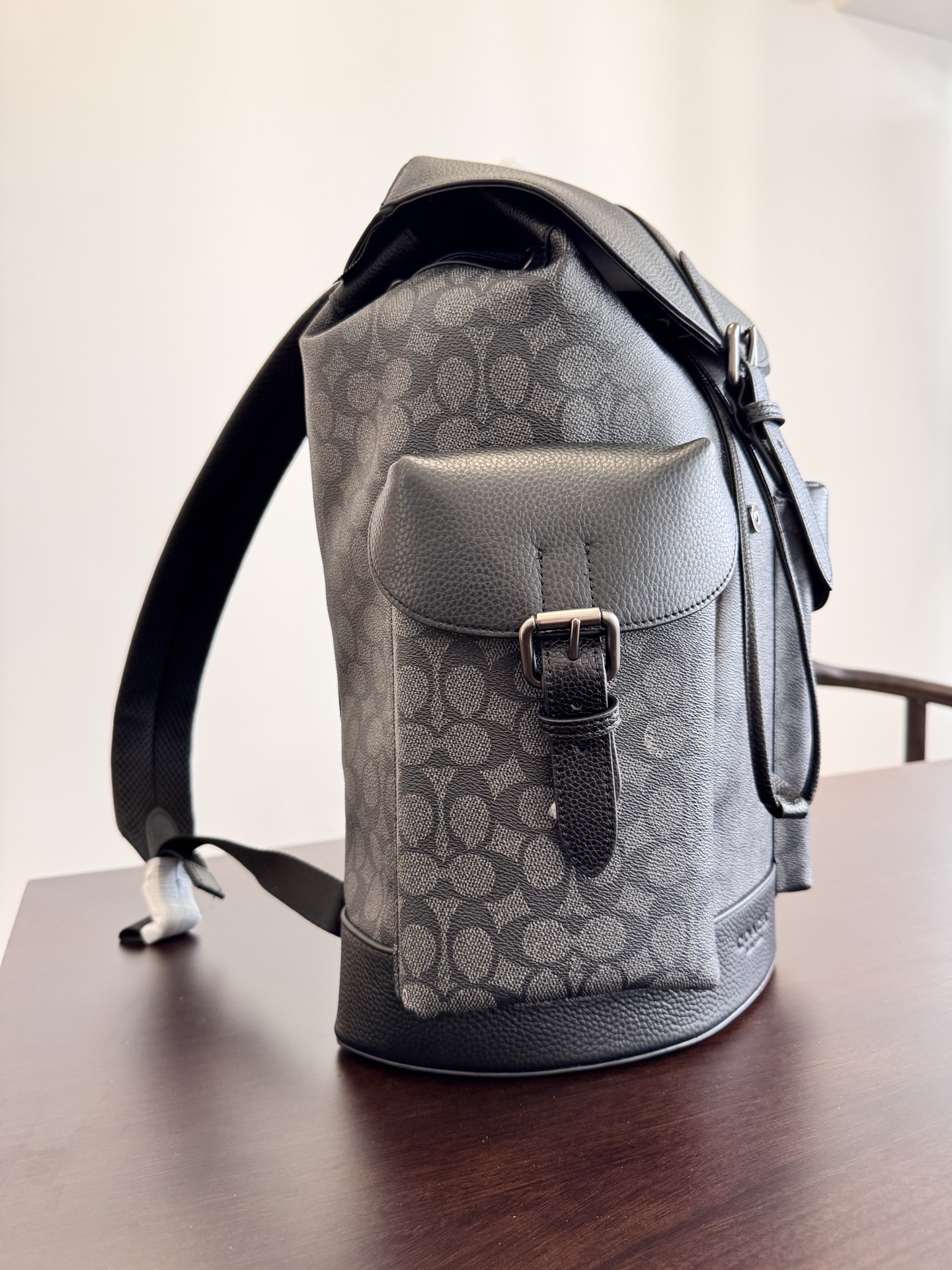 Coach COACH蔻驰男士PVC配皮双肩包 休闲简约潮流 CW211。尺寸31×47×15