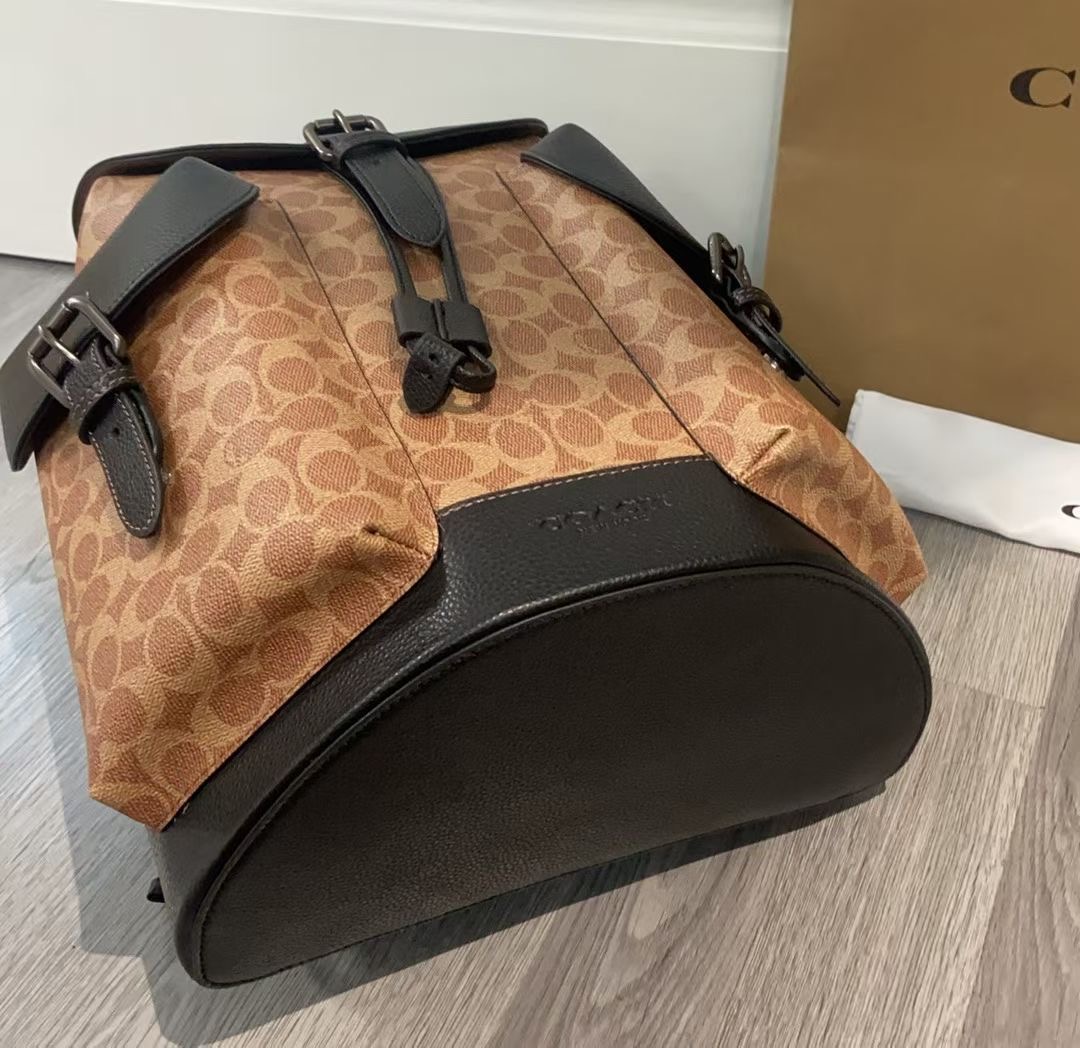 Coach COACH蔻驰男士PVC配皮双肩包 休闲简约潮流 CW211。尺寸31×47×15