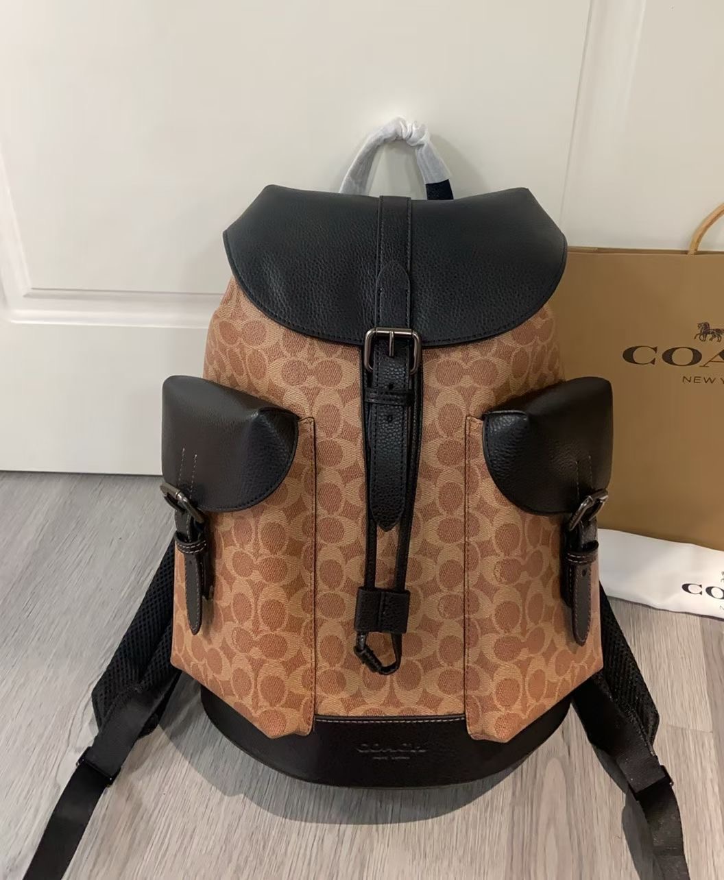 Coach COACH蔻驰男士PVC配皮双肩包 休闲简约潮流 CW211。尺寸31×47×15