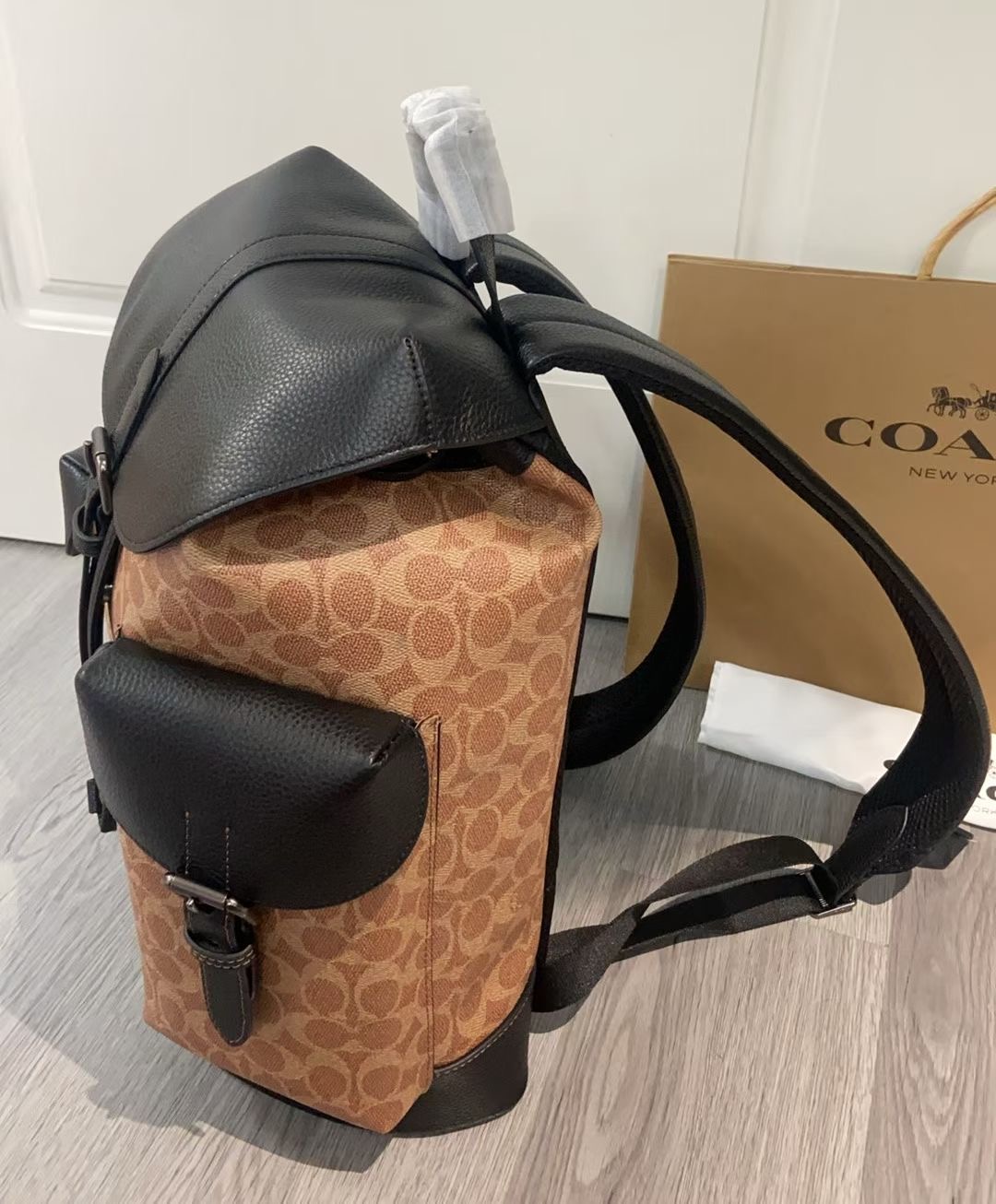 Coach COACH蔻驰男士PVC配皮双肩包 休闲简约潮流 CW211。尺寸31×47×15