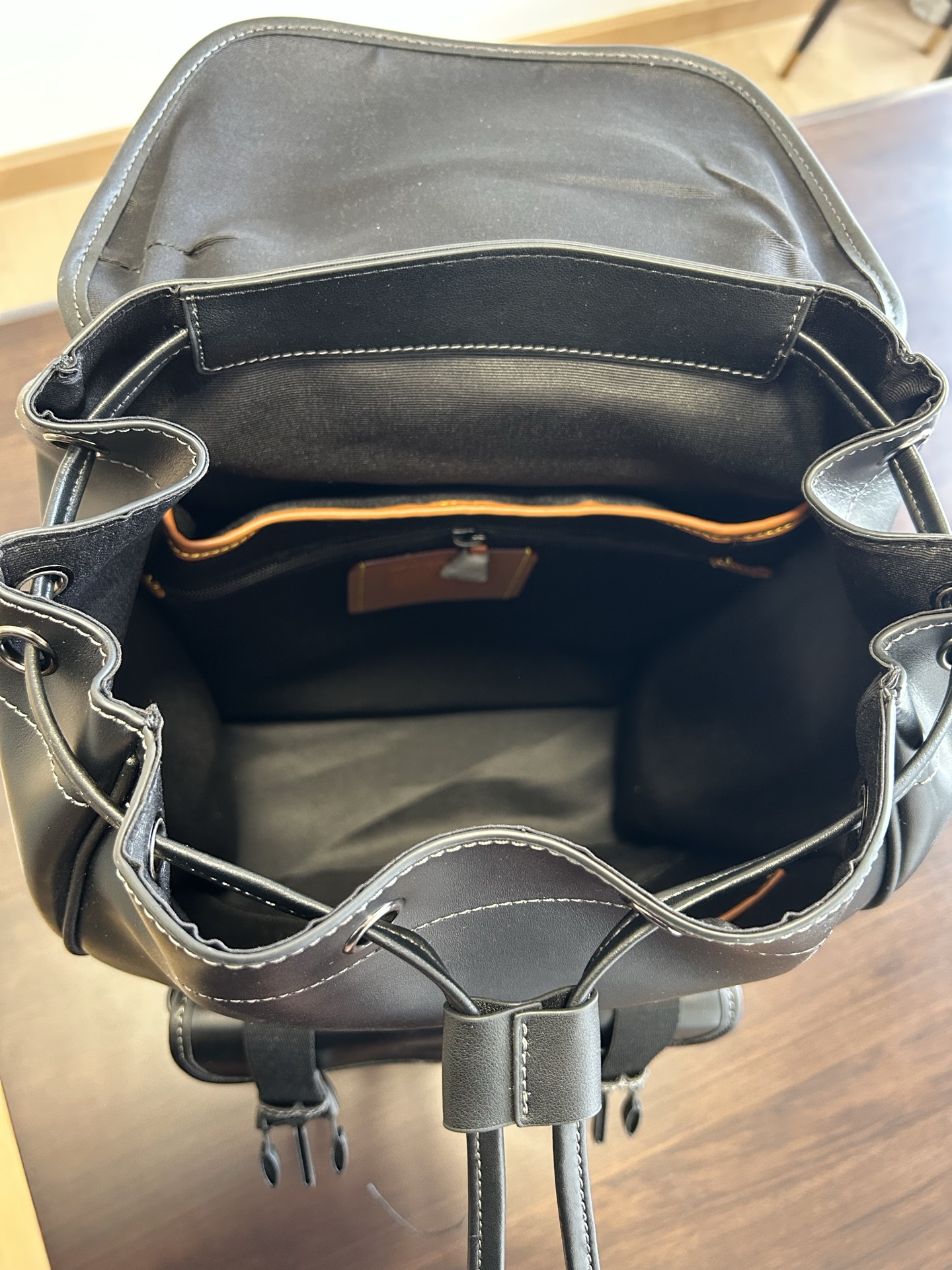 Coach 标志 LEAGUE翻盖双肩包 CU072