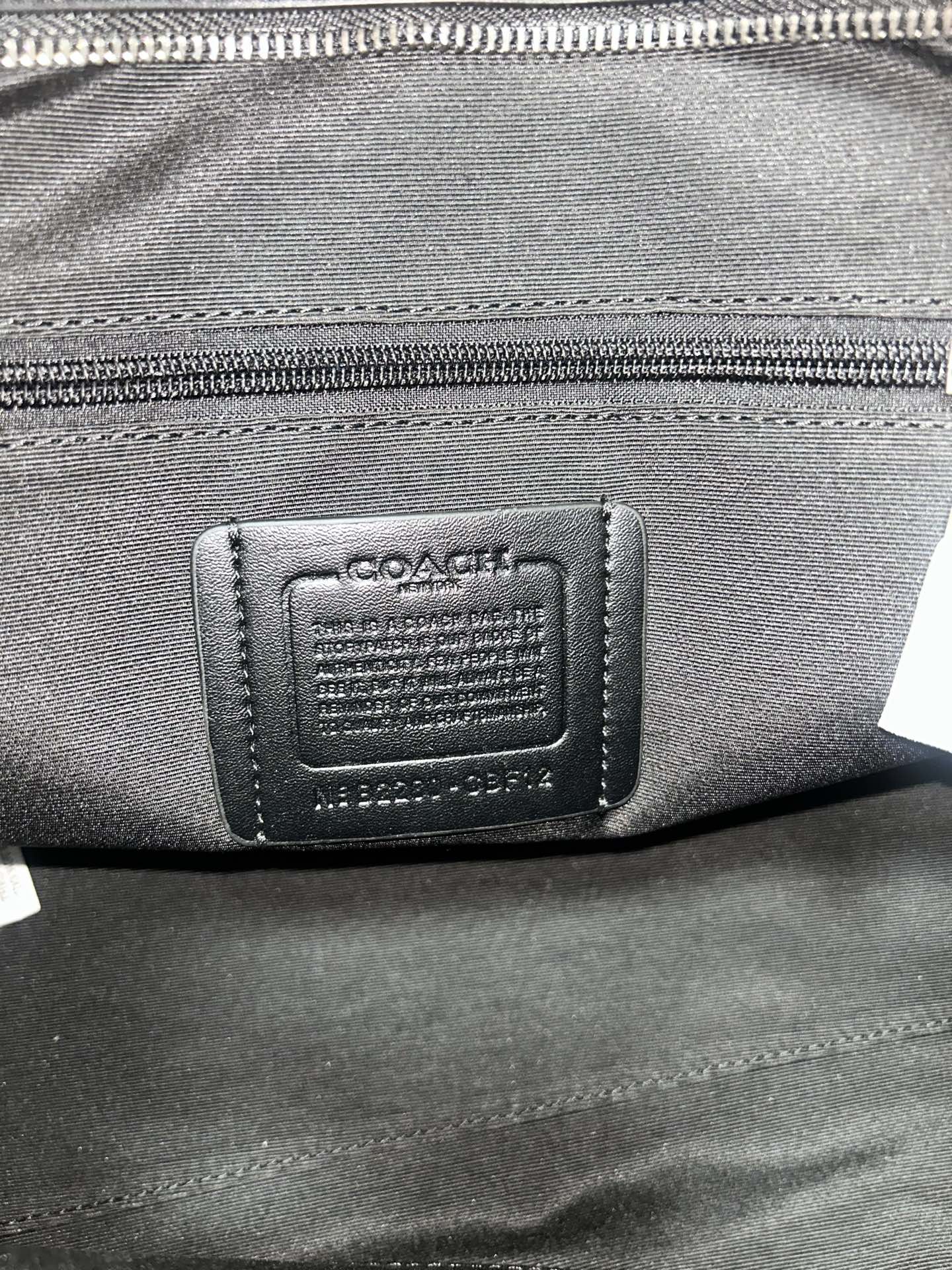 Coach ～【新品】COACH/蔻驰 CBF12新款徽章 男士 标志WESLEY托特包单肩包斜挎包商务公文包 文件袋 电脑包