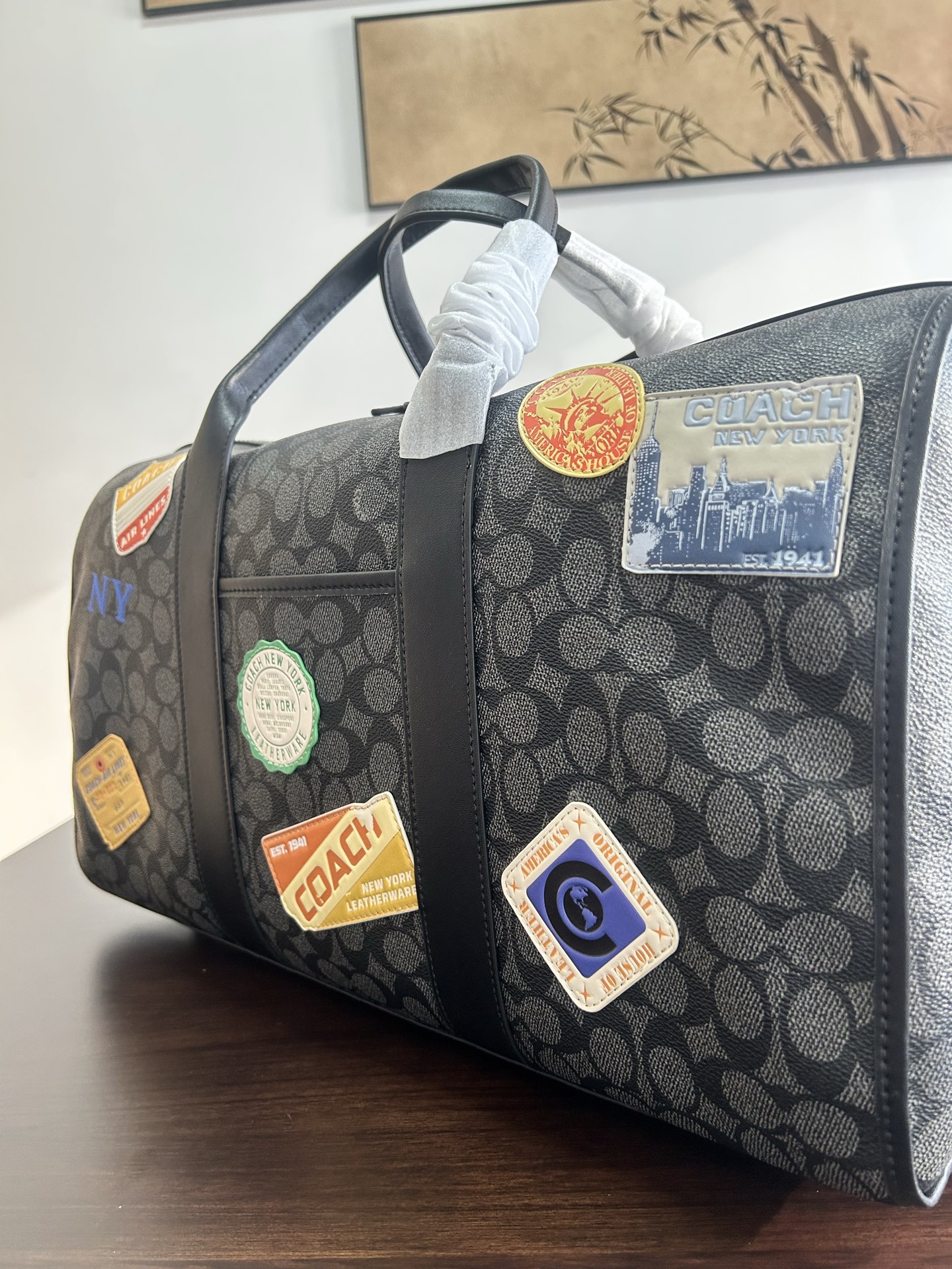 Coach Coach 25年1月份新品Venturer旅行包 来啦 CBF35 的包型搭配徽章设计