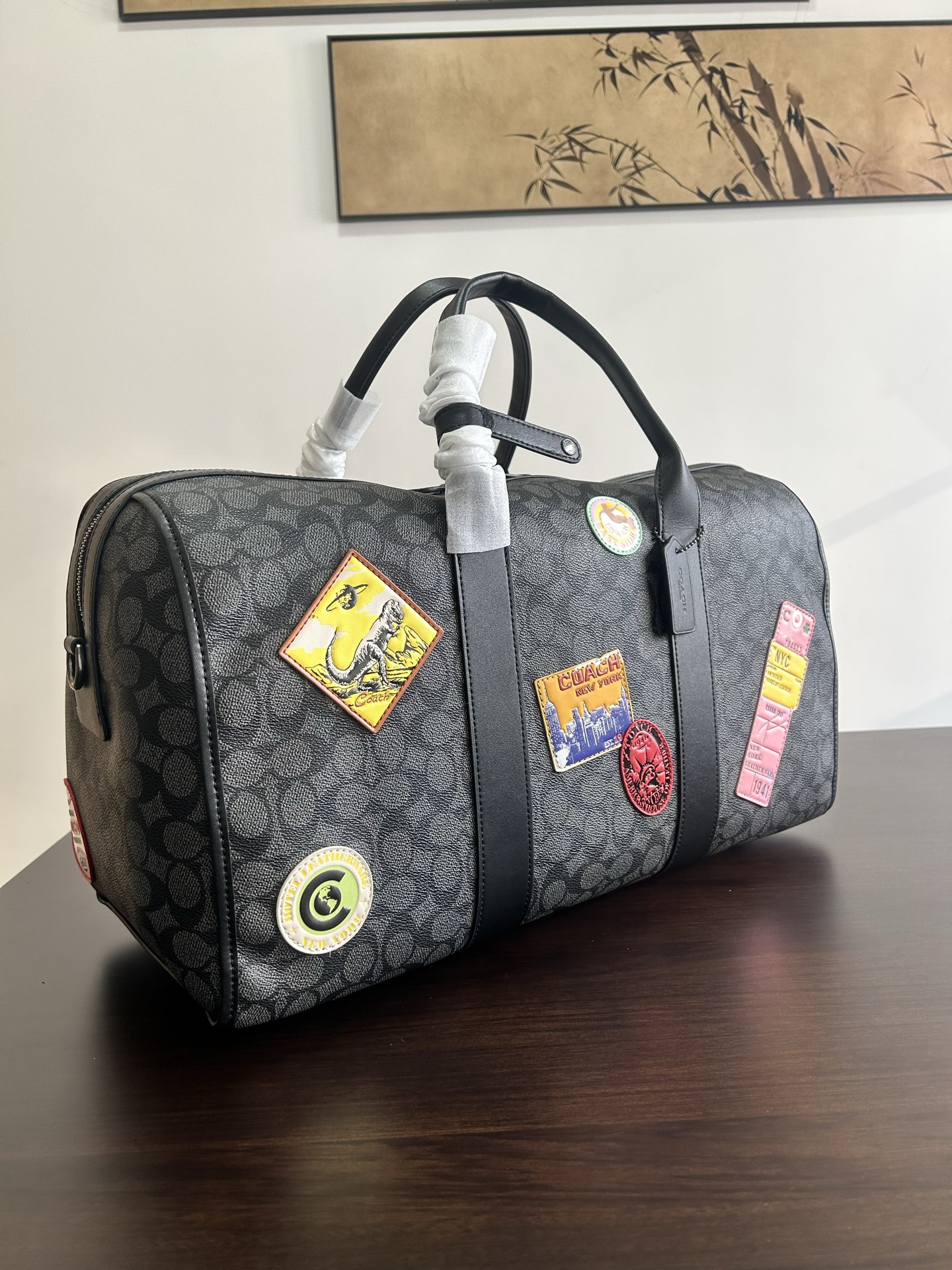 Coach Coach 25年1月份新品Venturer旅行包 来啦 CBF35 的包型搭配徽章设计