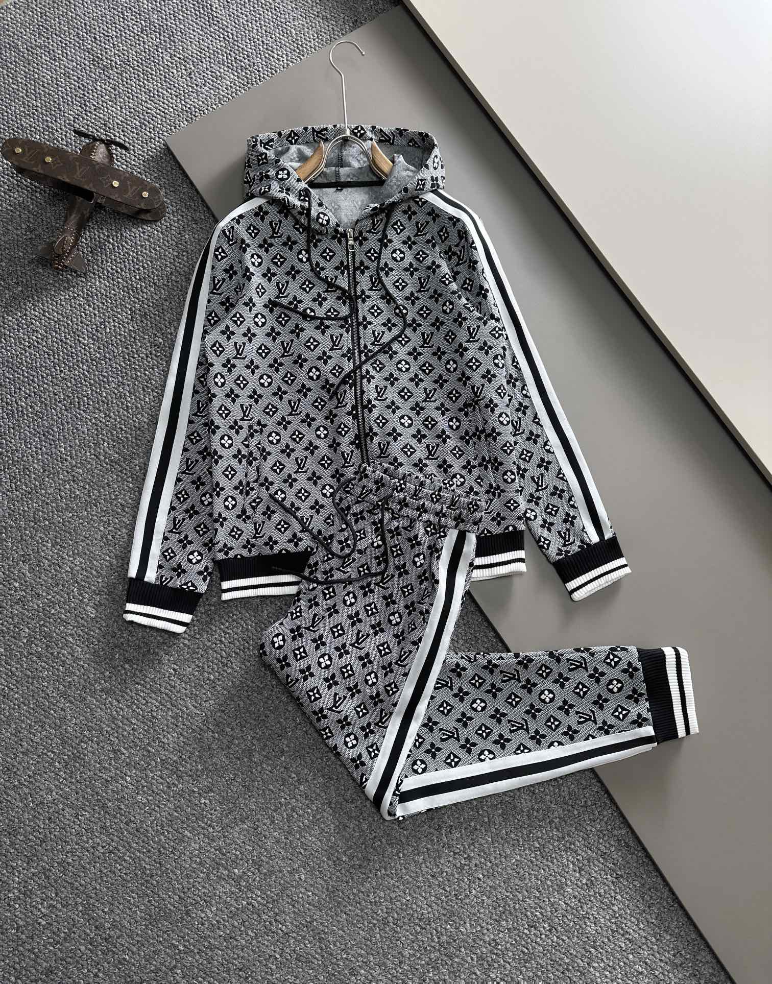 Louis Vuitton Clothing Two Piece Outfits & Matching Sets Fall/Winter Collection Fashion Casual