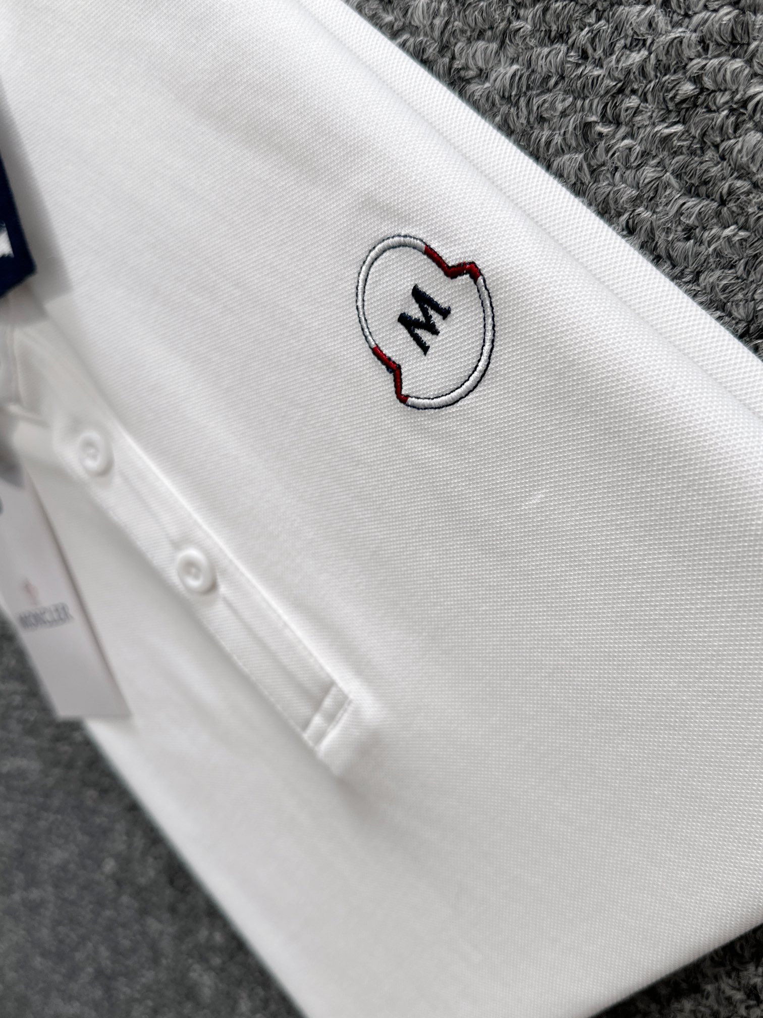 P蒙口25SS新款春夏短袖翻领T恤Polo，最高版本客供定制高端朱地面料简单时尚款，螺纹拼色螺纹配色超级