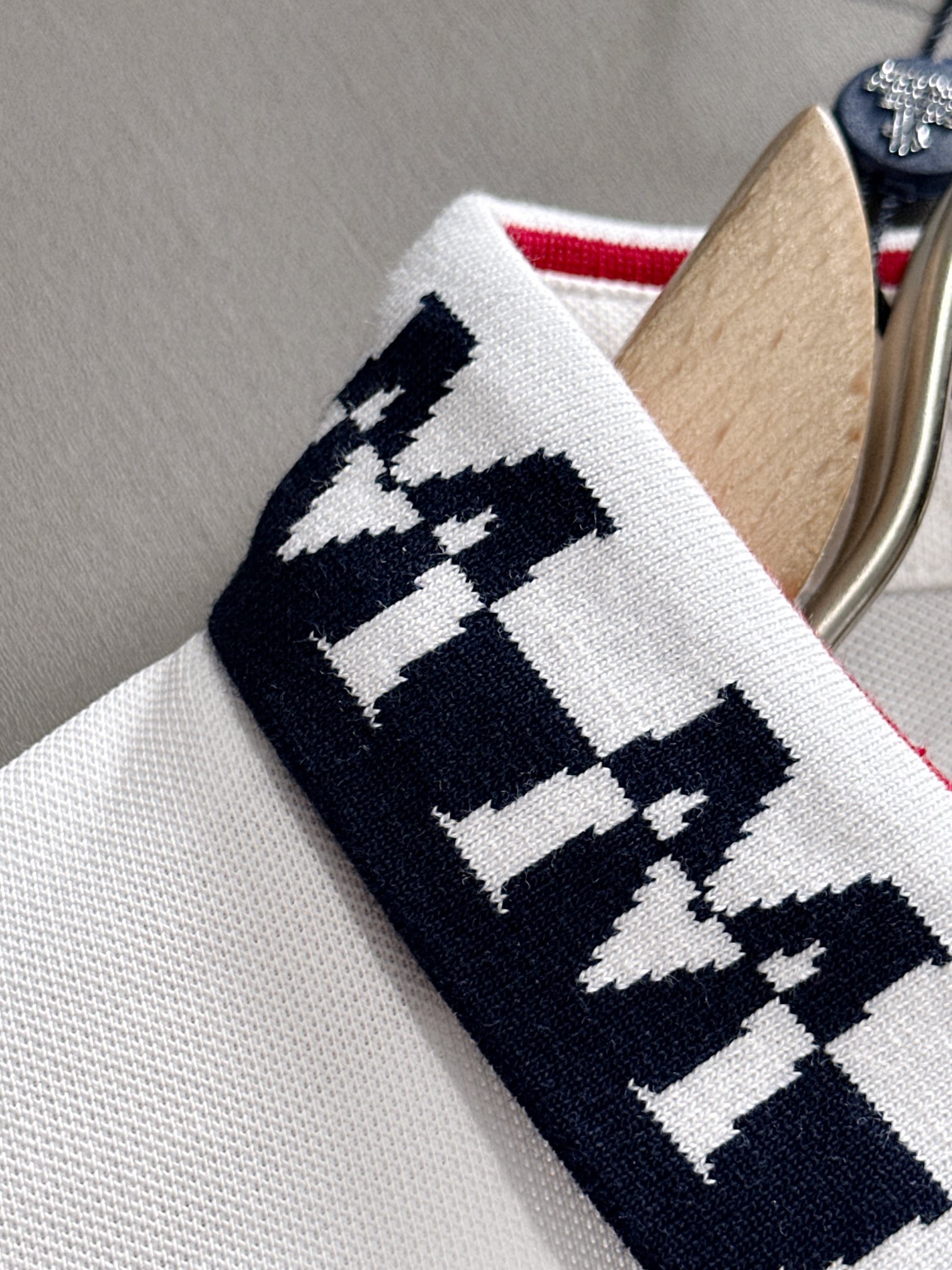 P蒙口25SS新款春夏短袖翻领T恤Polo，最高版本客供定制高端朱地面料简单时尚款，螺纹拼色螺纹配色超级