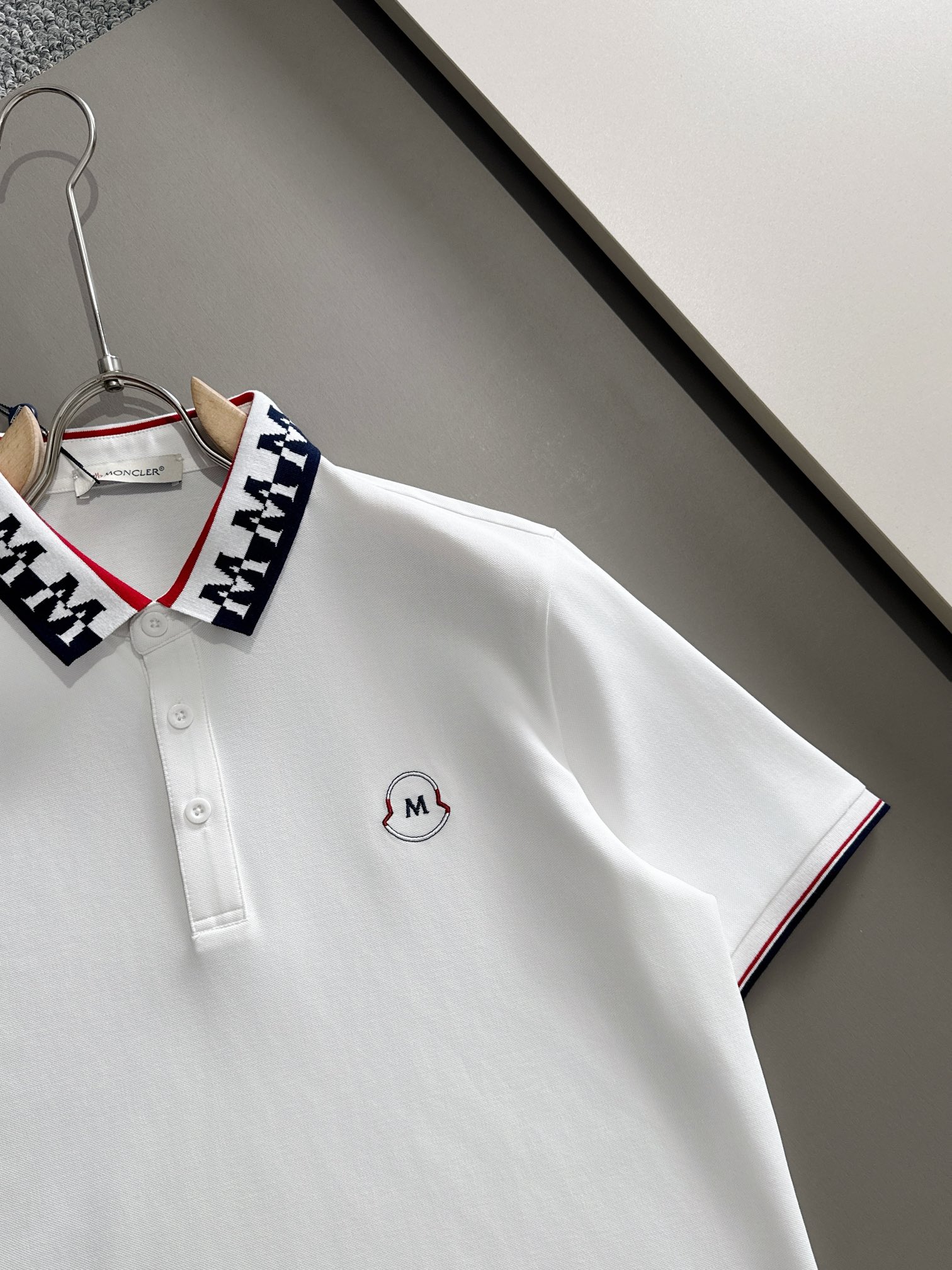 P蒙口25SS新款春夏短袖翻领T恤Polo，最高版本客供定制高端朱地面料简单时尚款，螺纹拼色螺纹配色超级