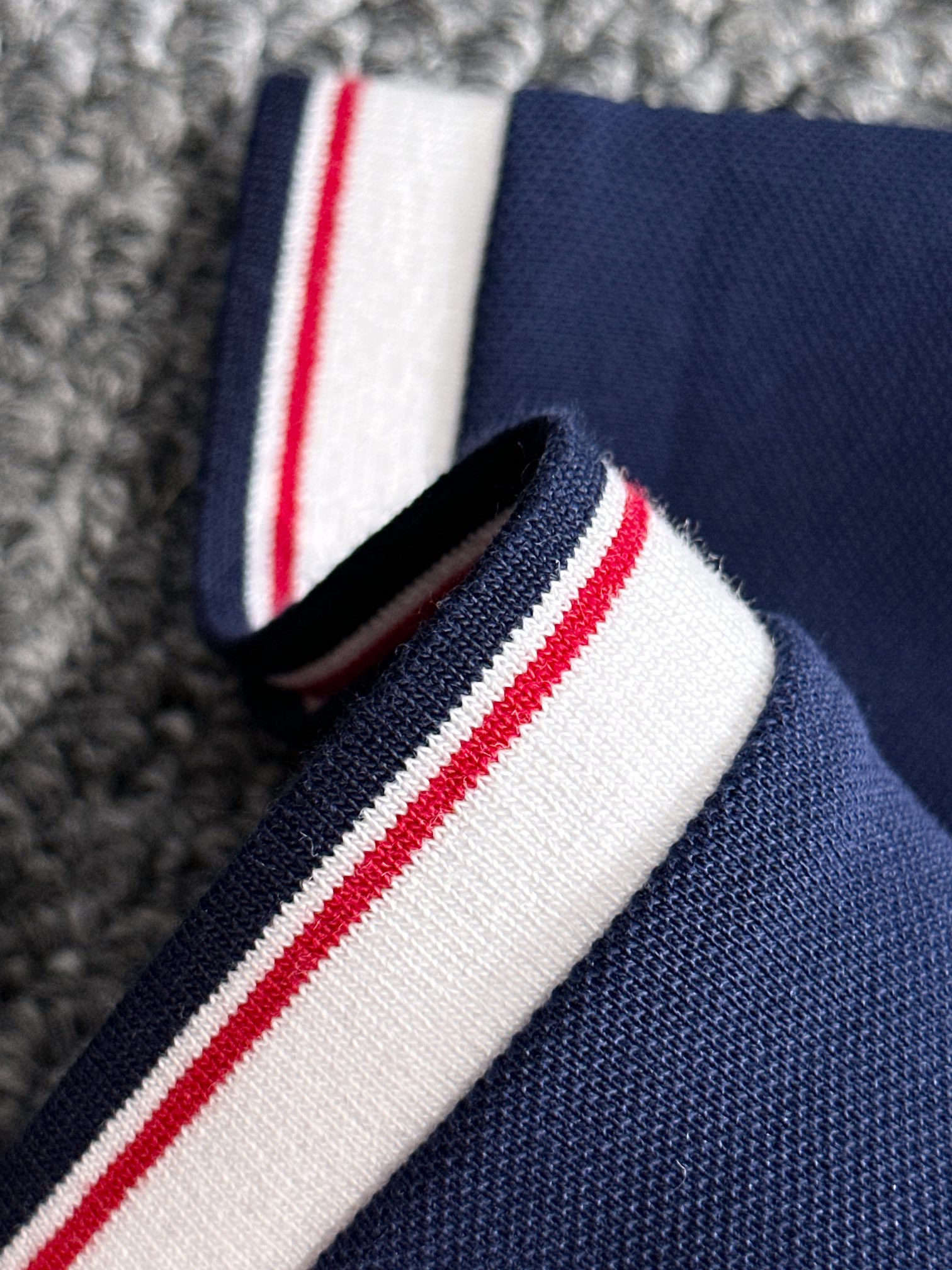 P蒙口25SS新款春夏短袖翻领T恤Polo，最高版本客供定制高端朱地面料简单时尚款，螺纹拼色螺纹配色超级