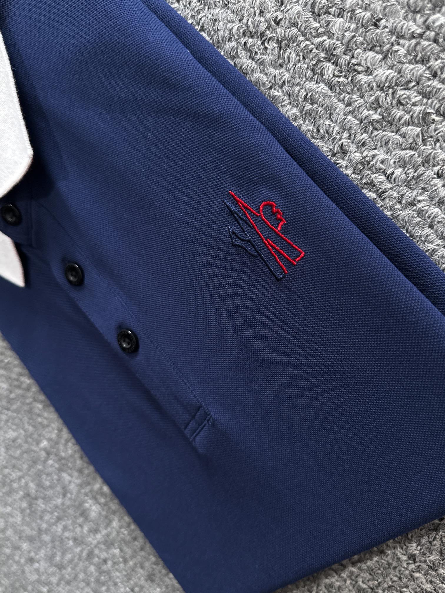 P蒙口25SS新款春夏短袖翻领T恤Polo，最高版本客供定制高端朱地面料简单时尚款，螺纹拼色螺纹配色超级