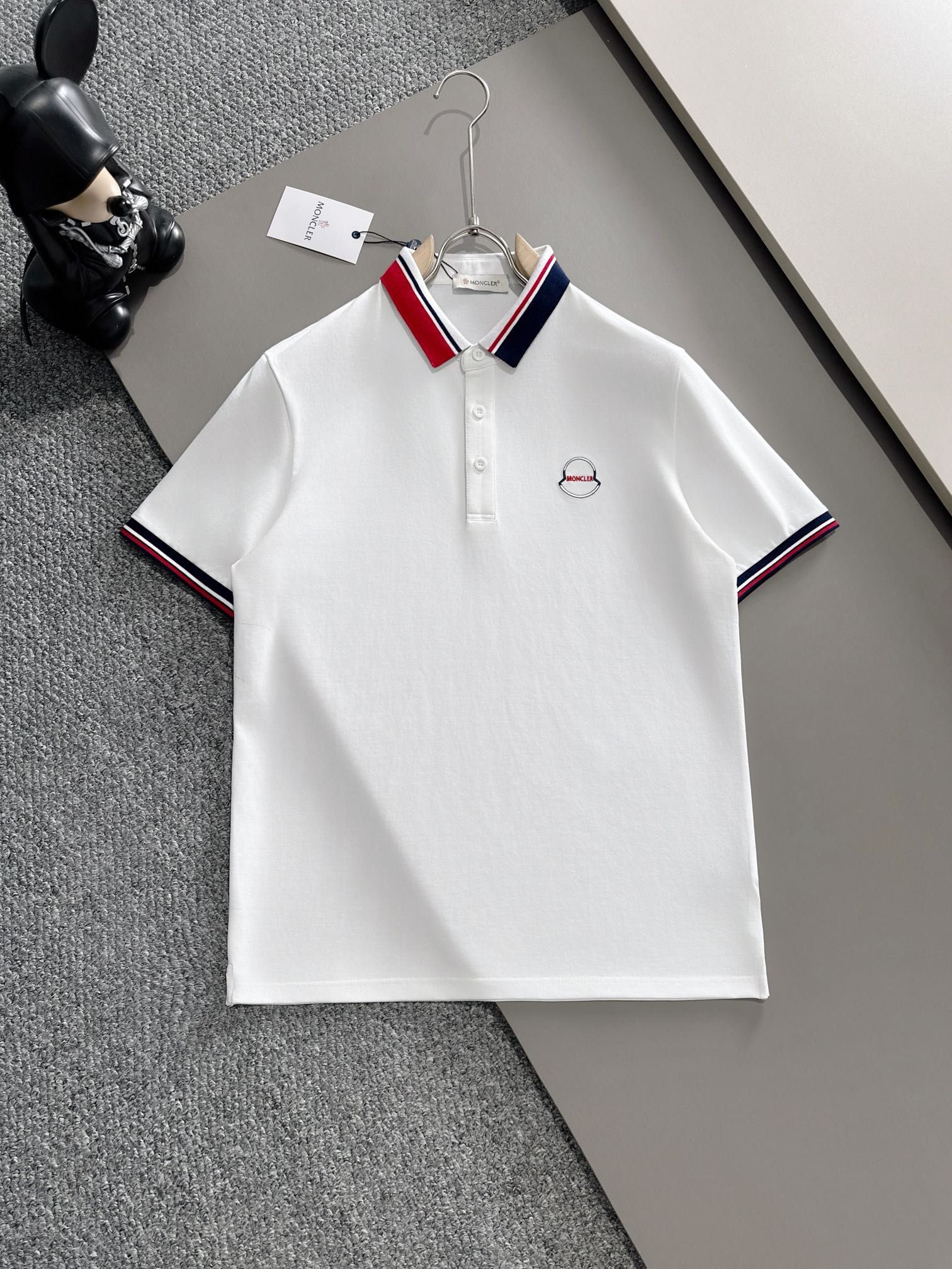 Moncler Kaufen
 Kleidung Polo T-Shirt Schwarz Weiß Stickerei Frühling/Sommer Kollektion Fashion