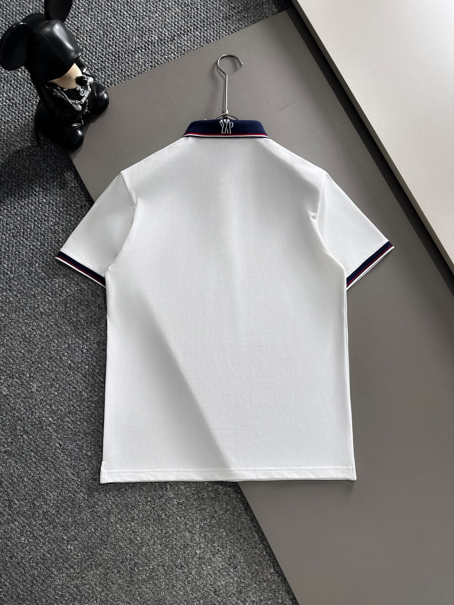 P蒙口25SS新款春夏短袖翻领T恤Polo，最高版本客供定制高端朱地面料简单时尚款，拼色螺纹超级好看！胸