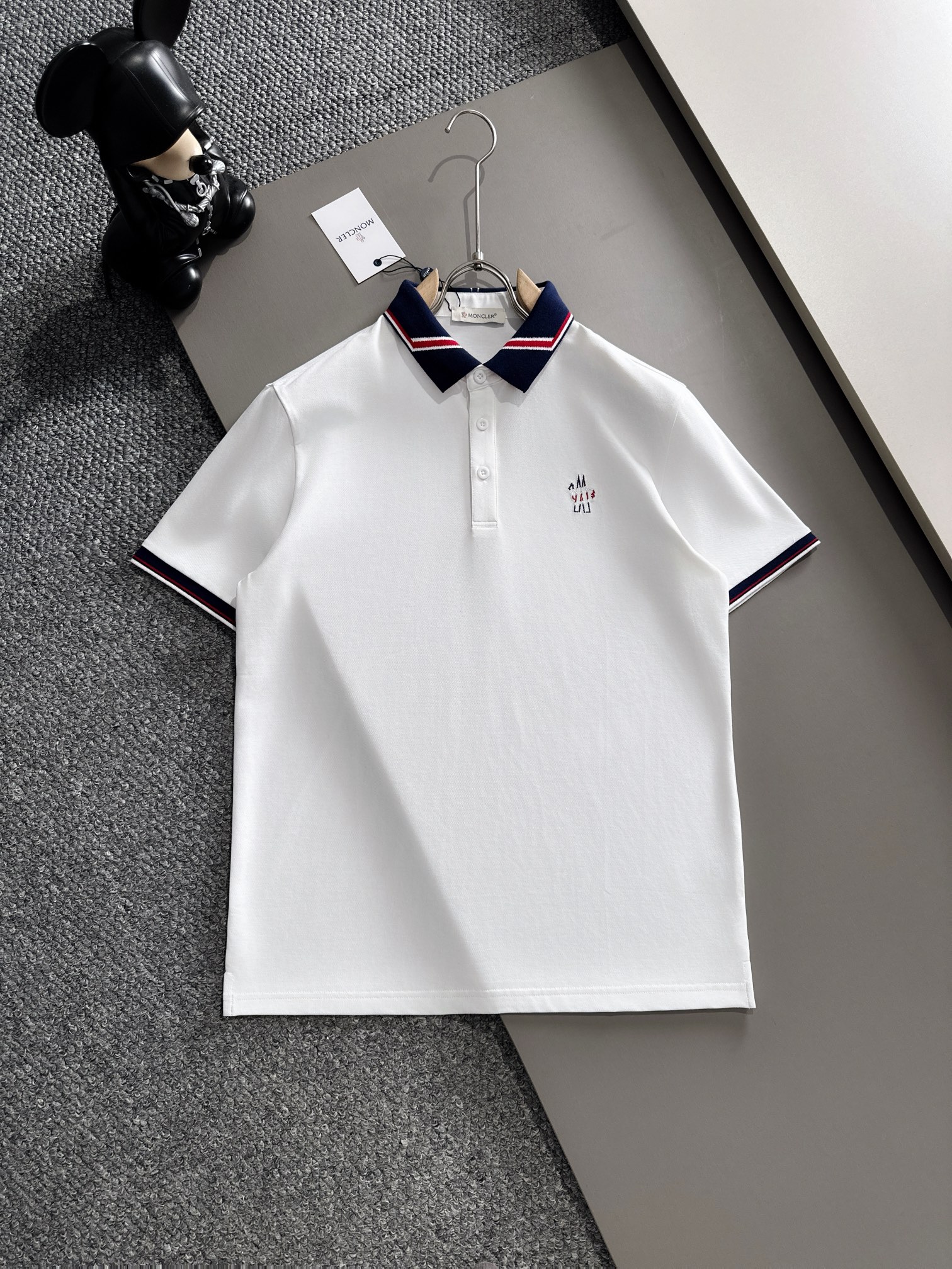 P蒙口25SS新款春夏短袖翻领T恤Polo，最高版本客供定制高端朱地面料简单时尚款，拼色螺纹超级好看！胸
