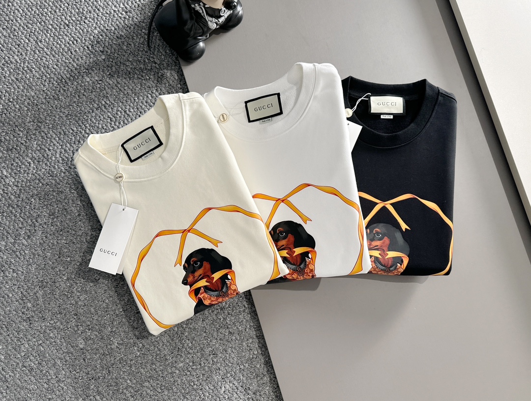 NO:564085,New product for autumn and winter 380g couple style round neck pure cotton sweatshirt. Good product, no need to introduce too much. Look at the details. Counter size M-XXXL 175/140 recommended L,, hoodie, sweatshirts, alexander wang19860909秋冬新品 380g情侣款圆领纯棉卫衣 好货不用过多介绍 看细节 专柜码数 M-XXXL 175/140建议L,,hoodie,sweatshirts,alexander wang,Men's clothing