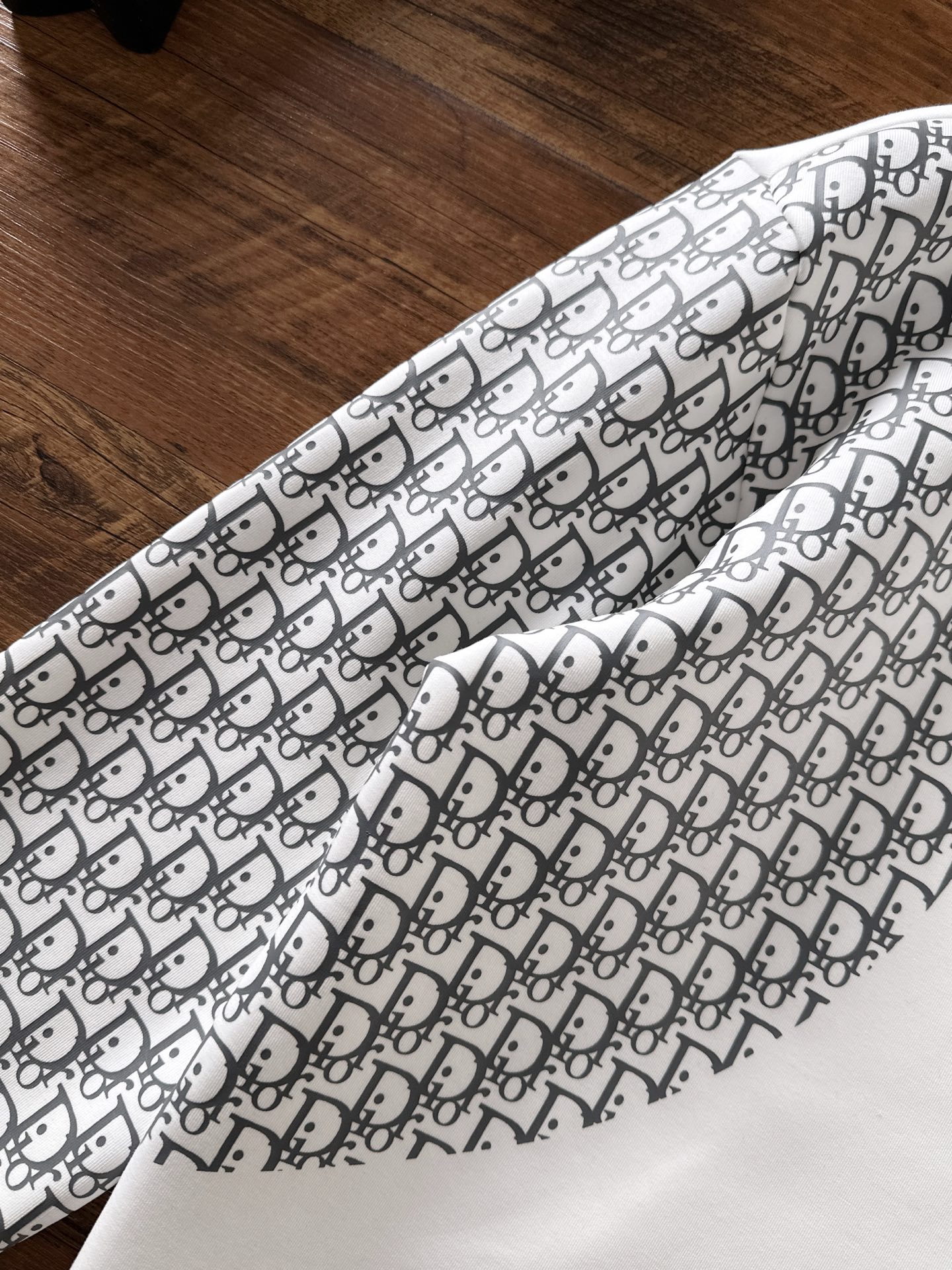 🌾退换 迪奥 Dior【新品】2025秋冬🆕男士字母标识套头太空棉卫衣 经典OS版型,简约而不失格调.日