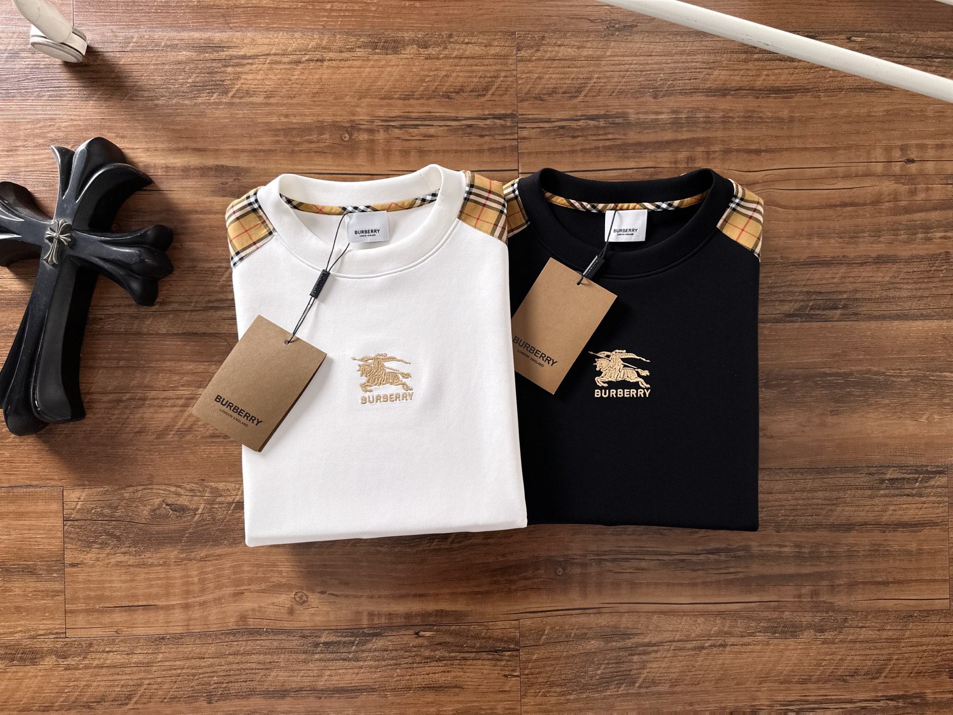 🌾退换 BURBERRY巴宝莉 2025ss秋冬新品 长袖太空棉卫衣，经典Logo设计，百搭款 官网同步