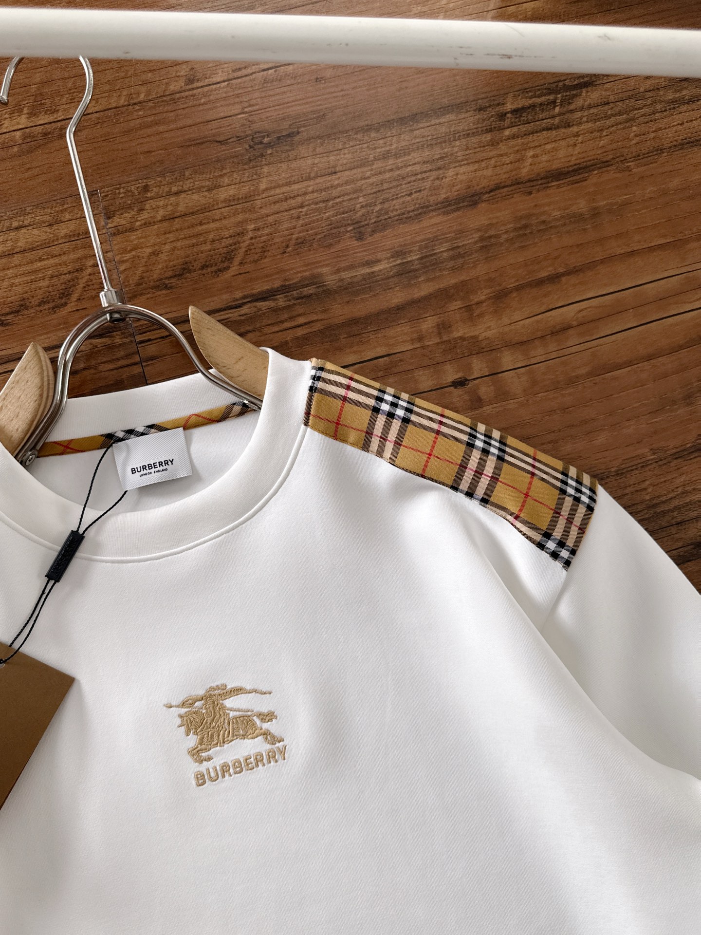 🌾退换 BURBERRY巴宝莉 2025ss秋冬新品 长袖太空棉卫衣，经典Logo设计，百搭款 官网同步