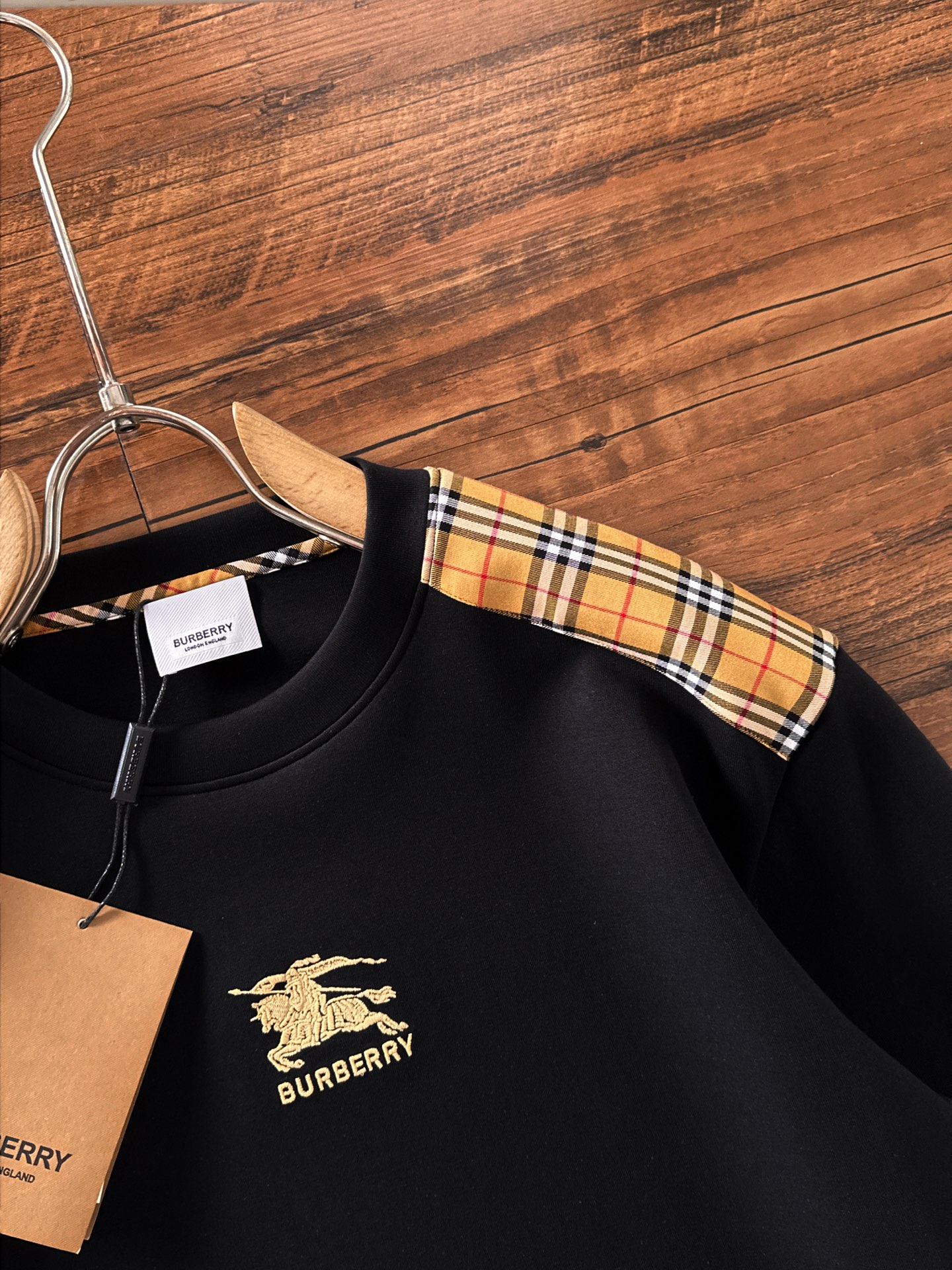 🌾退换 BURBERRY巴宝莉 2025ss秋冬新品 长袖太空棉卫衣，经典Logo设计，百搭款 官网同步