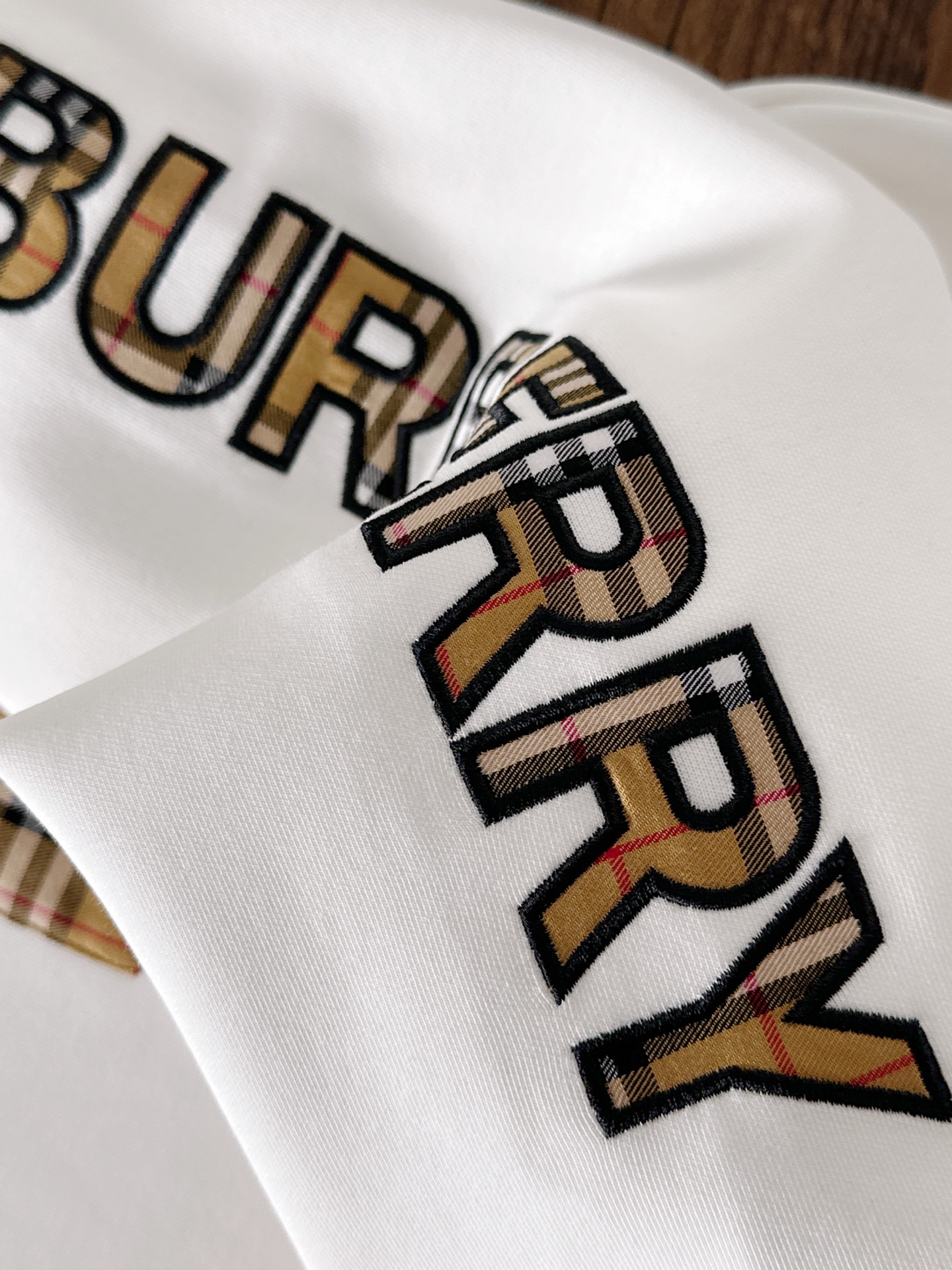 🌾退换 BURBERRY巴宝莉 2025ss秋冬新品 长袖太空棉卫衣，经典Logo设计，百搭款 官网同步