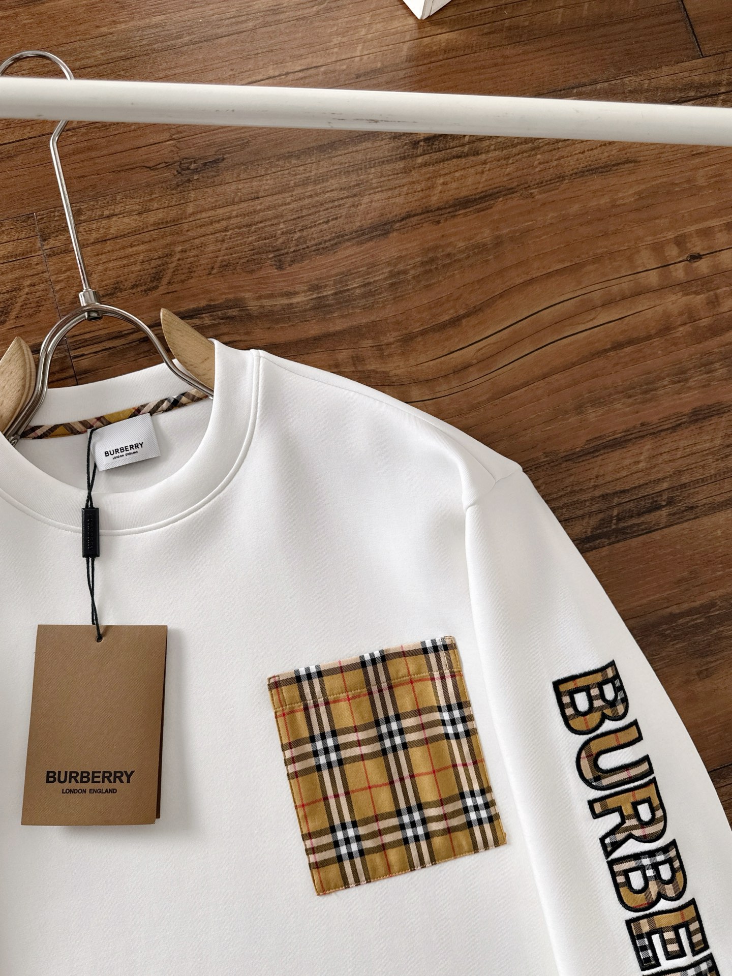 🌾退换 BURBERRY巴宝莉 2025ss秋冬新品 长袖太空棉卫衣，经典Logo设计，百搭款 官网同步