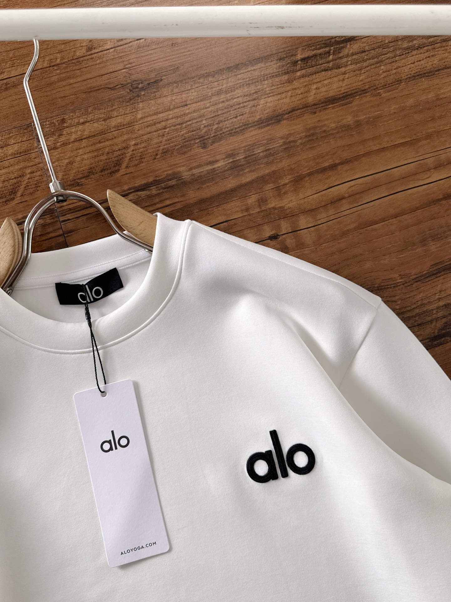 🌾退换 alo 2025ss秋冬新品 长袖太空棉卫衣，经典Logo设计，百搭款 官网同步发售 定制面料，