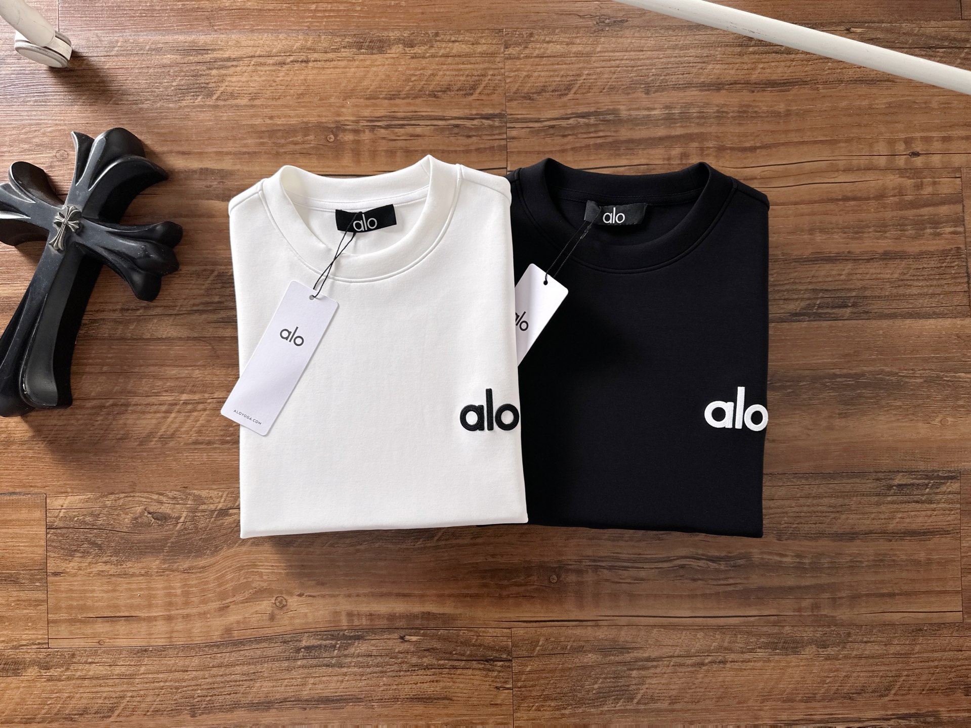 🌾退换 alo 2025ss秋冬新品 长袖太空棉卫衣，经典Logo设计，百搭款 官网同步发售 定制面料，