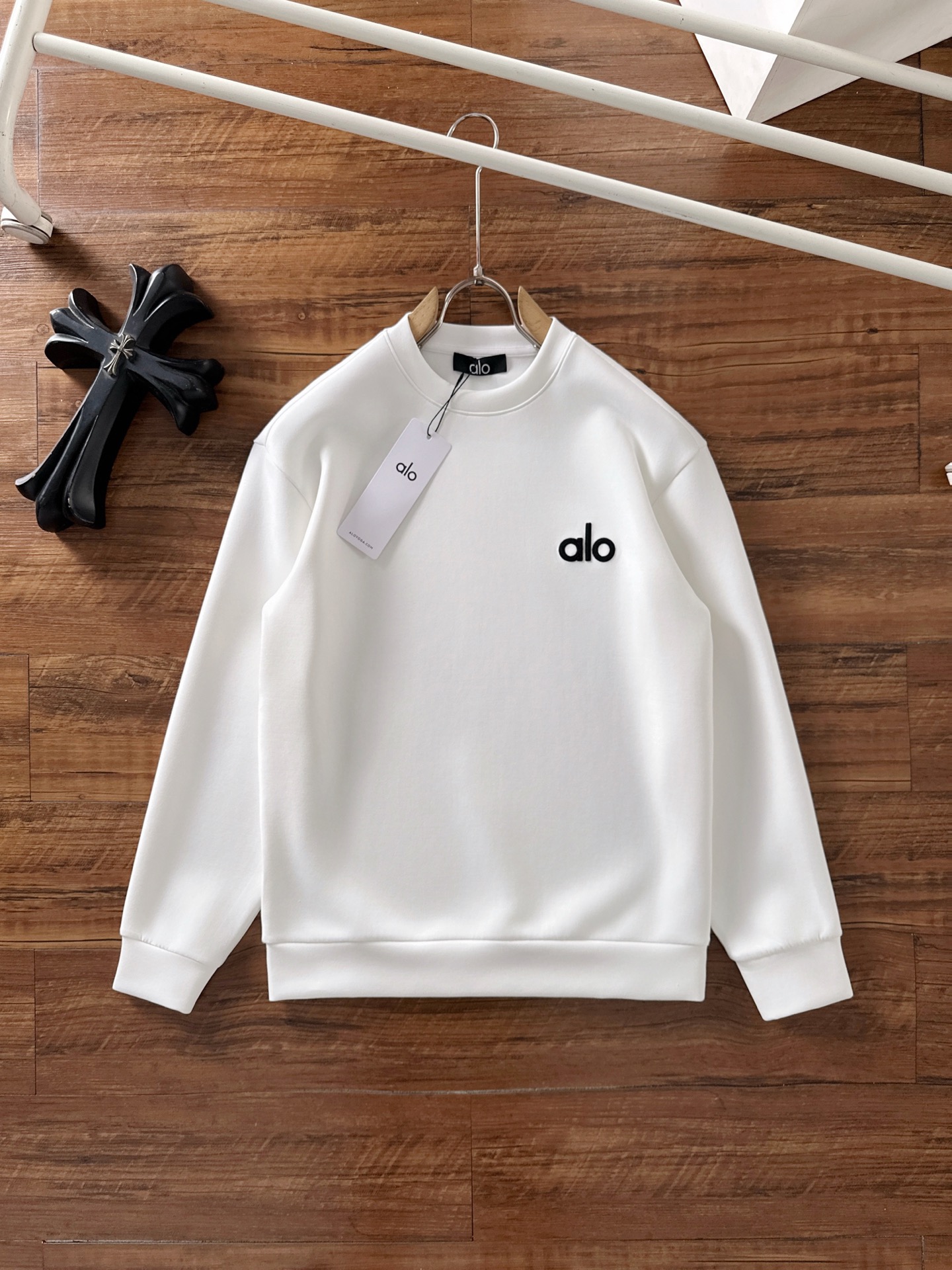 🌾退换 alo 2025ss秋冬新品 长袖太空棉卫衣，经典Logo设计，百搭款 官网同步发售 定制面料，