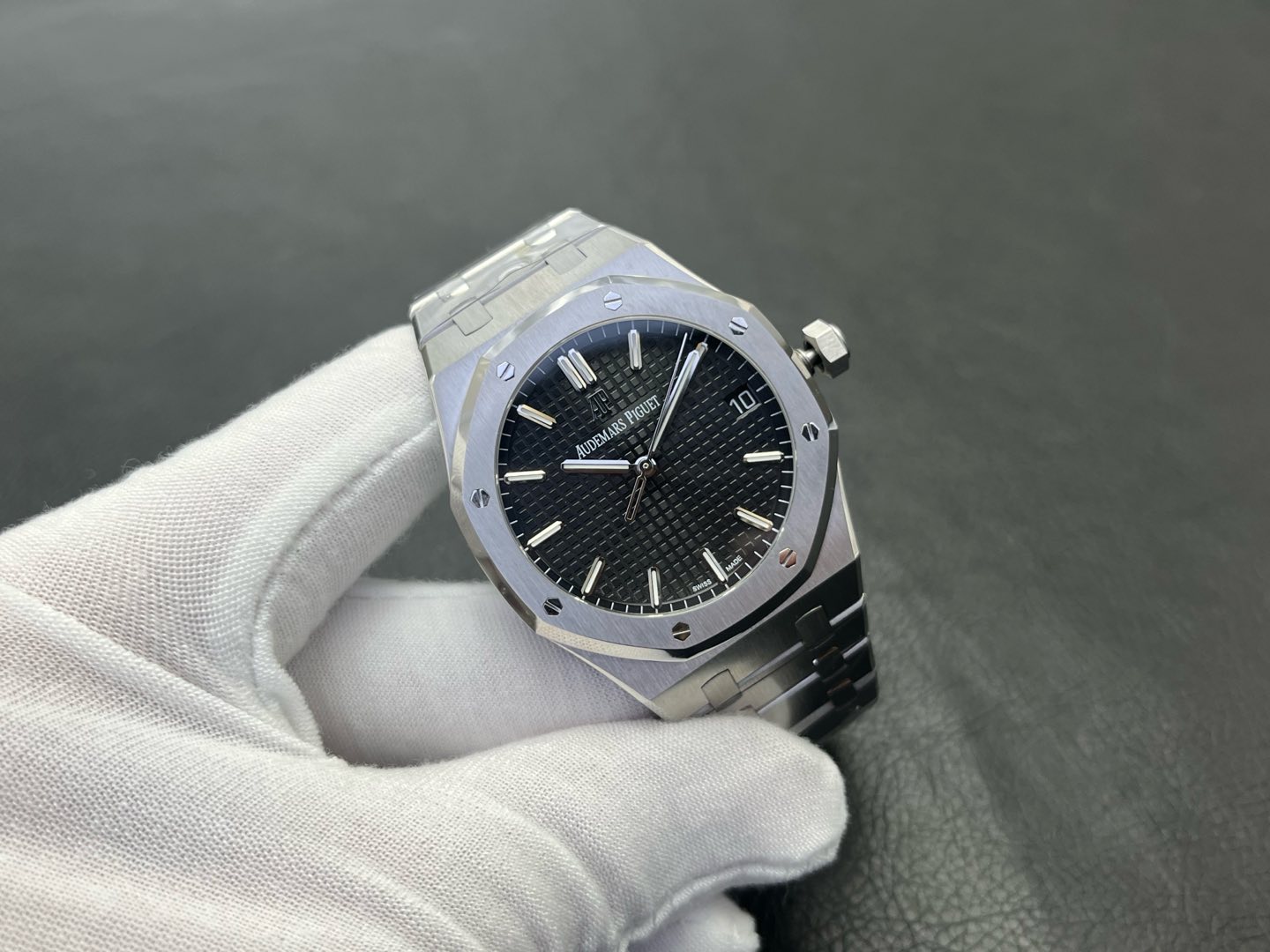 NO:156854,Excessive force, upgrade in one step!  !  !  ZF Violent Intensification - Audemars Piguet Royal Oak 15500 V2 All-in-One Perfect Version [5 Exquisites, 1 Biggest Highlight] 1. Authentic Disassembly Module, with a size of 41X10.4mm consistent with the authentic one!  2. Perfectly restore every detail of the genuine case, showing the authentic 