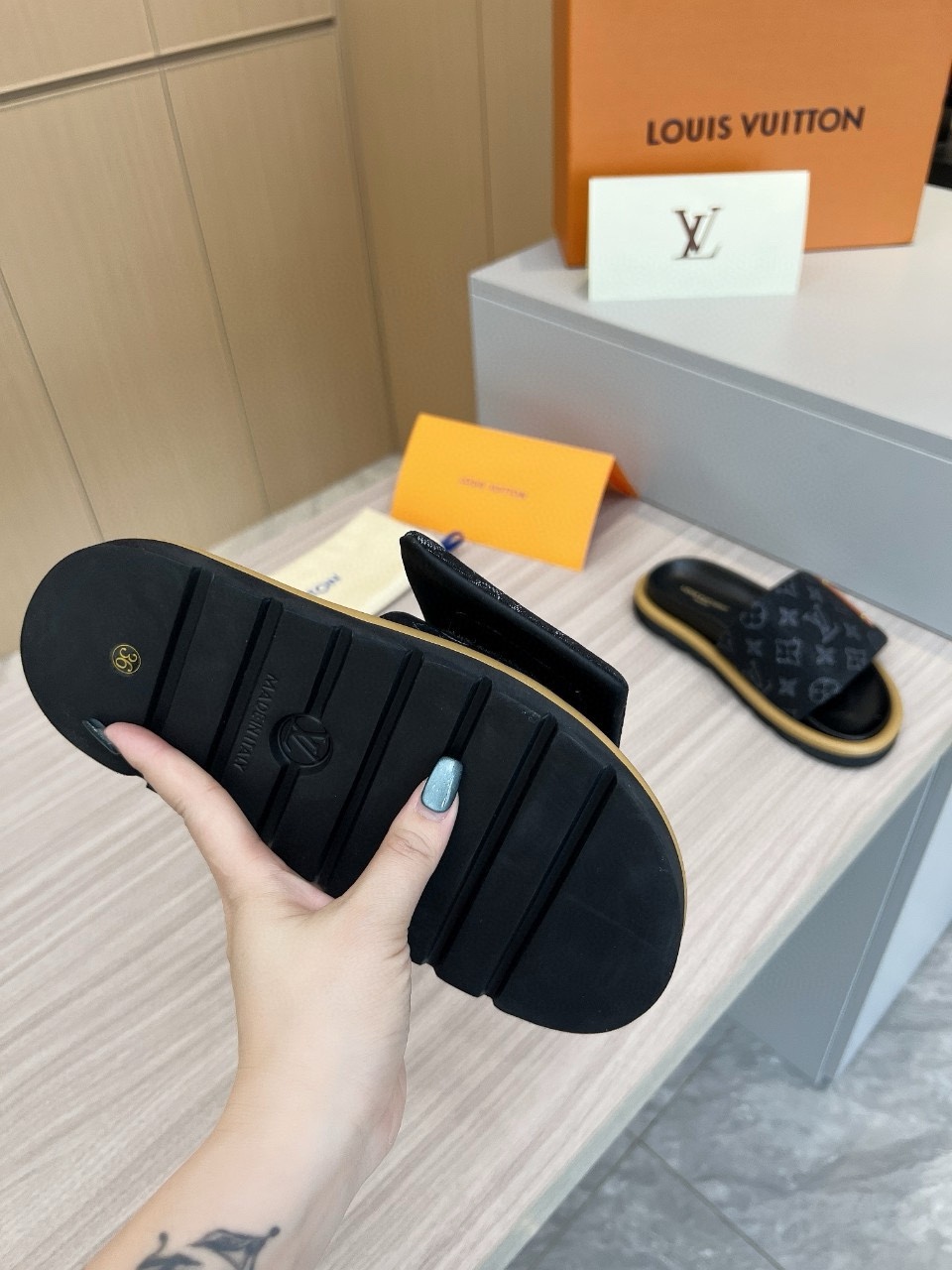 Louis Vuitton Monogram 5D Print Thick Sole Couple Slides - Unisex Style 4 i1711356957 1513 0