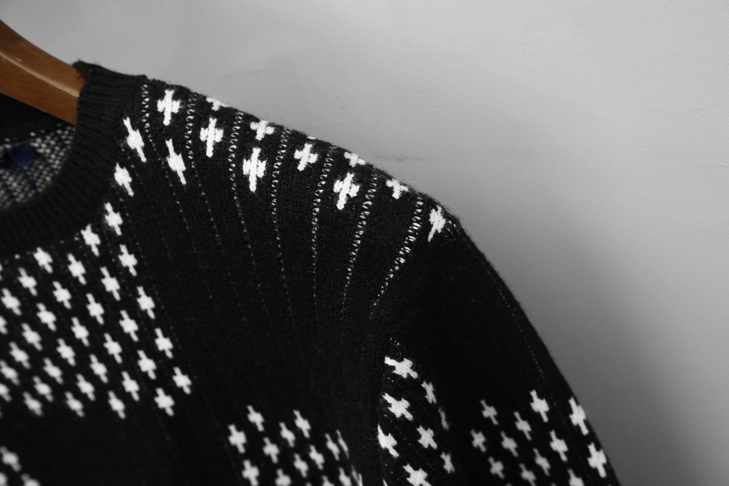 Louis Vuitton Men's Black & White Jacquard Knit Sweater - Modern Style 6 a1724713317819 5477