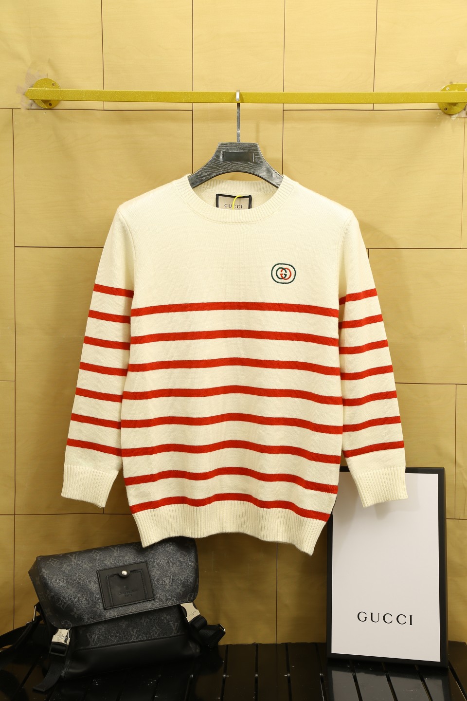 Gucci Striped Knit Sweater with Embroidered Logo - Soft, Comfortable Fit 2 a1726517083119 2844