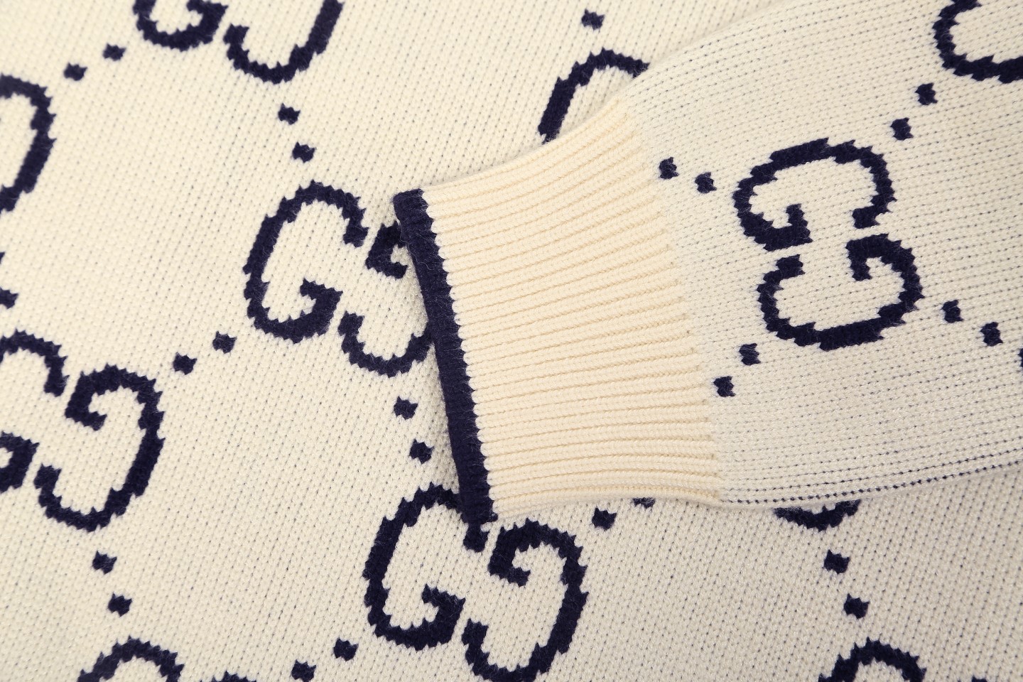 Gucci Wool Jacquard Sweater Diamond Pattern Interlocking Unisex Sweater 8 a1729195266938 3417