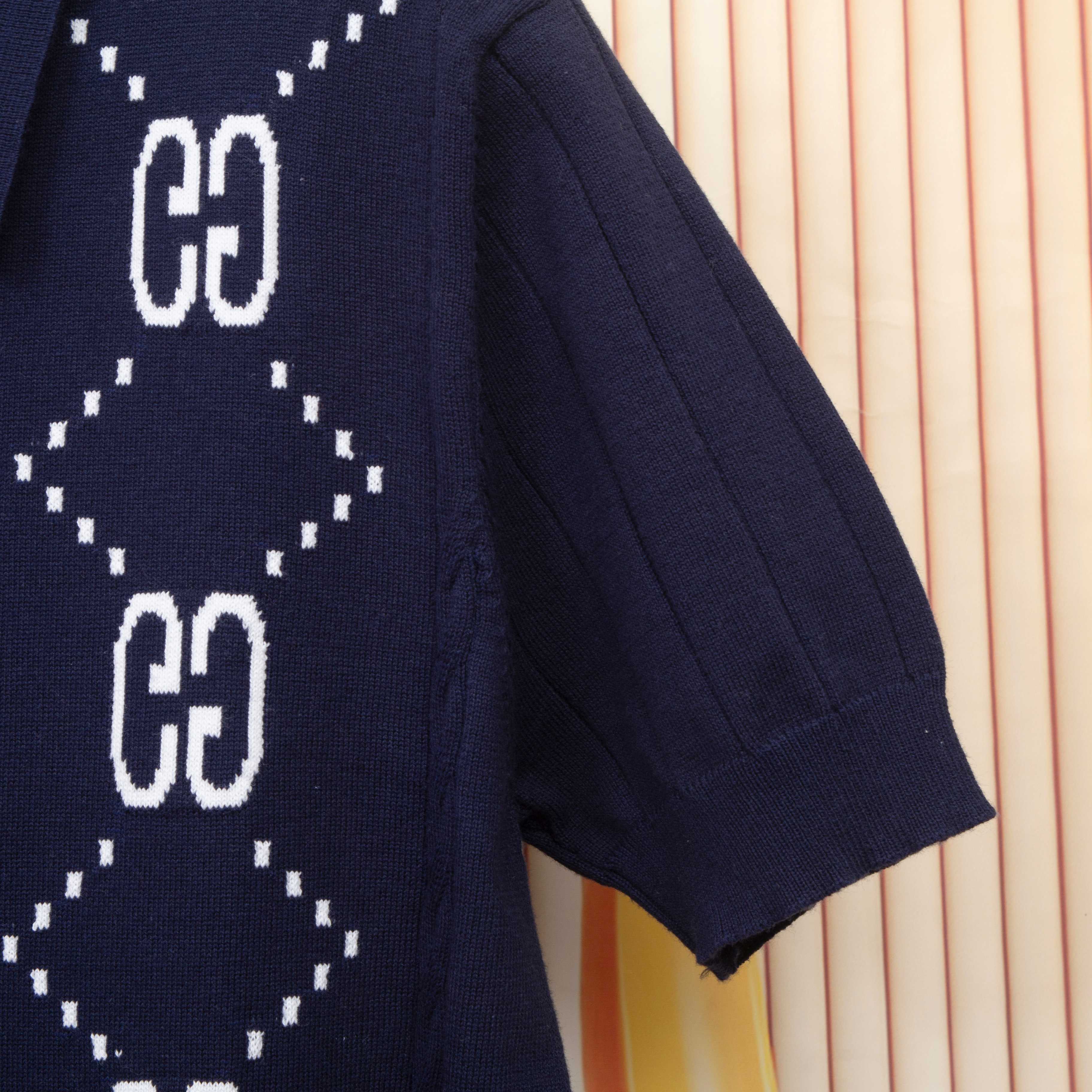 Gucci Polo de Punto con Logo GG para Hombre - Diseño Elegante y Cómodo 8 a1746677307872 4072