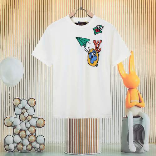 Louis Vuitton Camiseta de Manga Corta con Diseño de Avión de Papel 16 Louis Vuitton Camiseta de Manga Corta con Diseño de Avión de Papel
