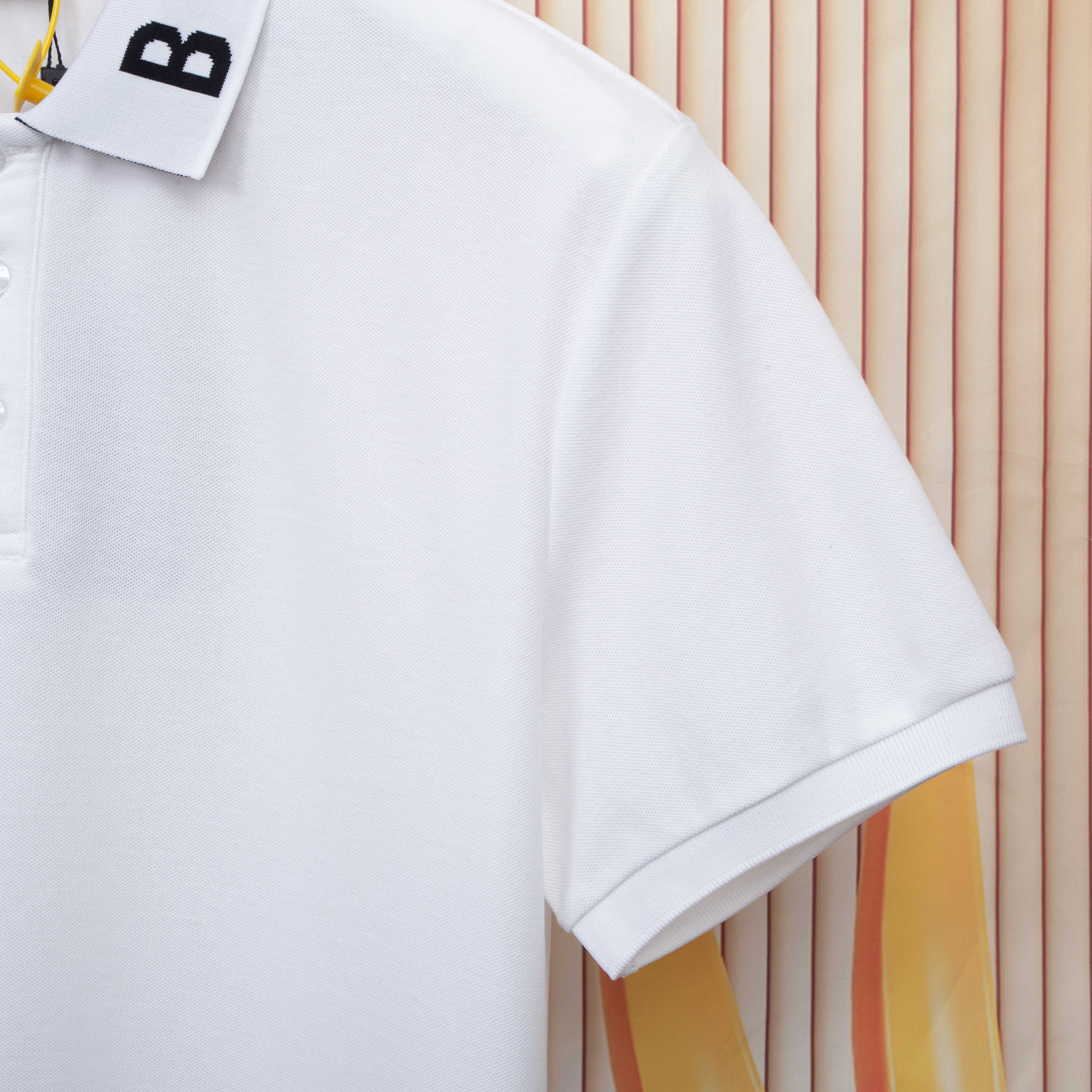 Polo Burberry con Logo en Cuello - Elegancia y Comodidad en Algodón Premium 8 a1747247268150 4074