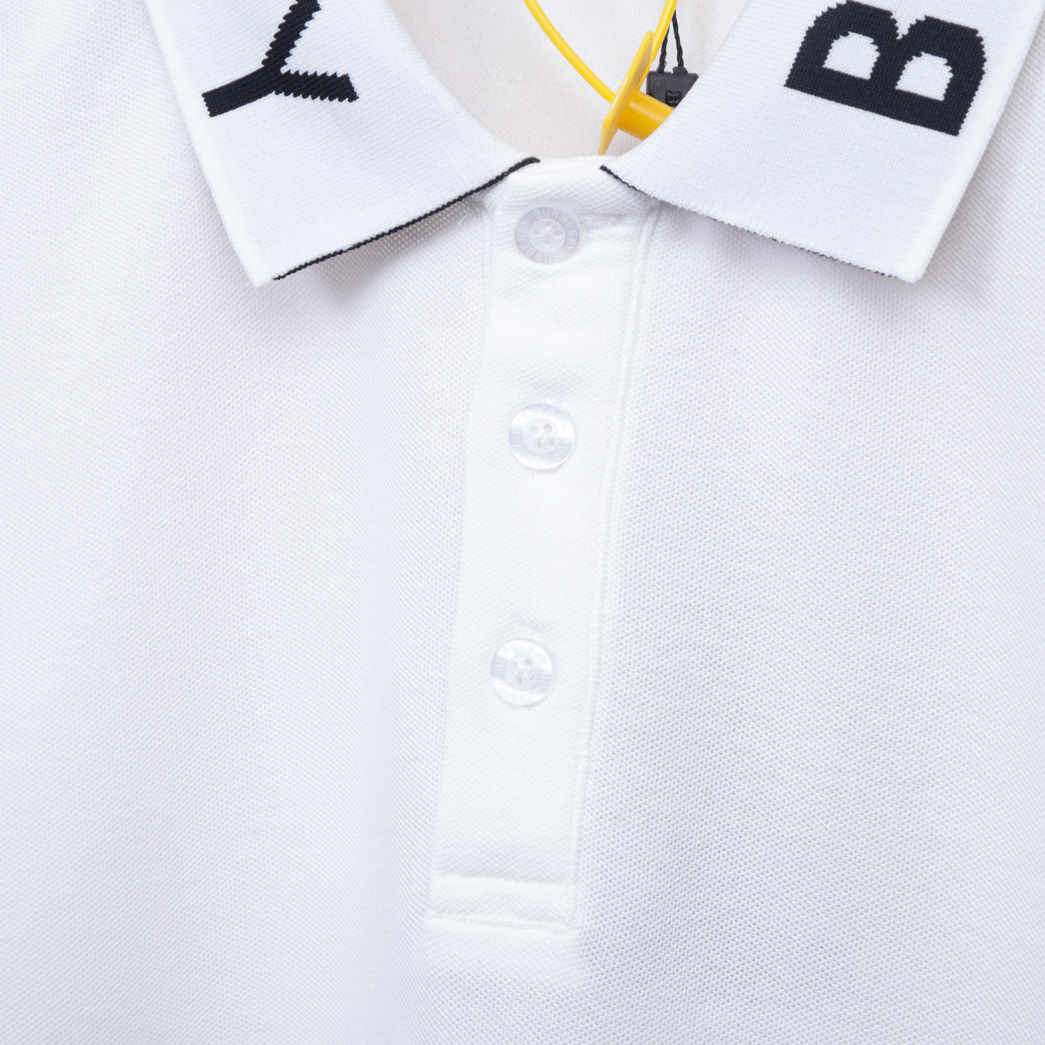 Polo Burberry con Logo en Cuello - Elegancia y Comodidad en Algodón Premium 7 a1747247268298 5817