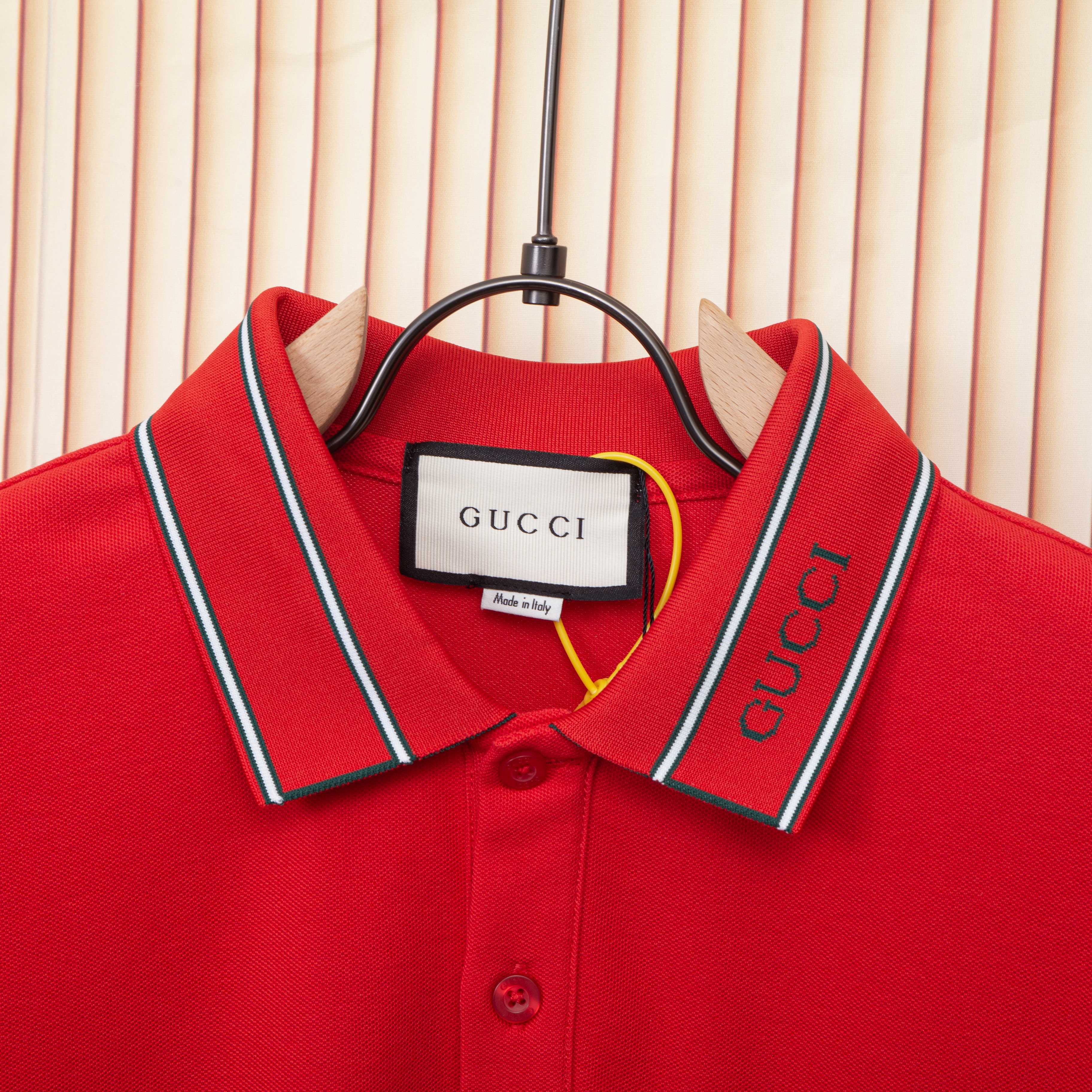 Polo Gucci con Bolsillo y Logo Bordado en Algodón Premium para Hombre 4 a1747251064674 5525